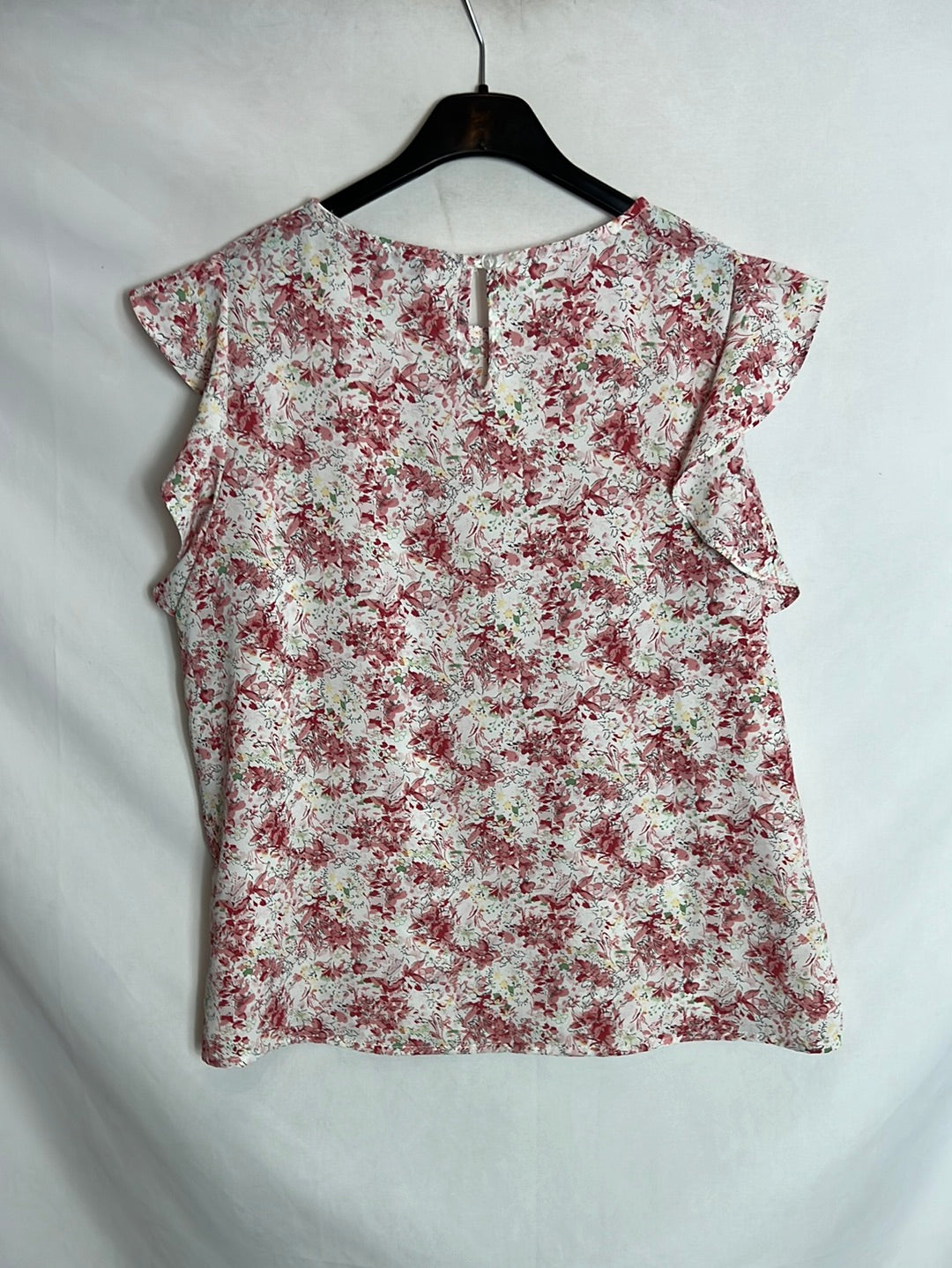 MENGLU. Flowy floral top. TM