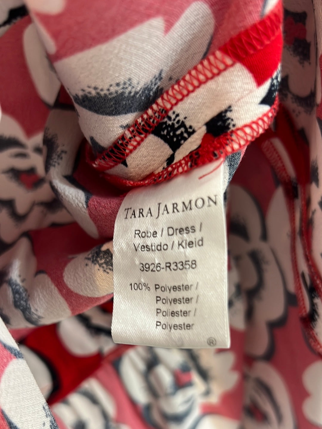 TARA JARMON. Vestido corto rojo flores. T 36