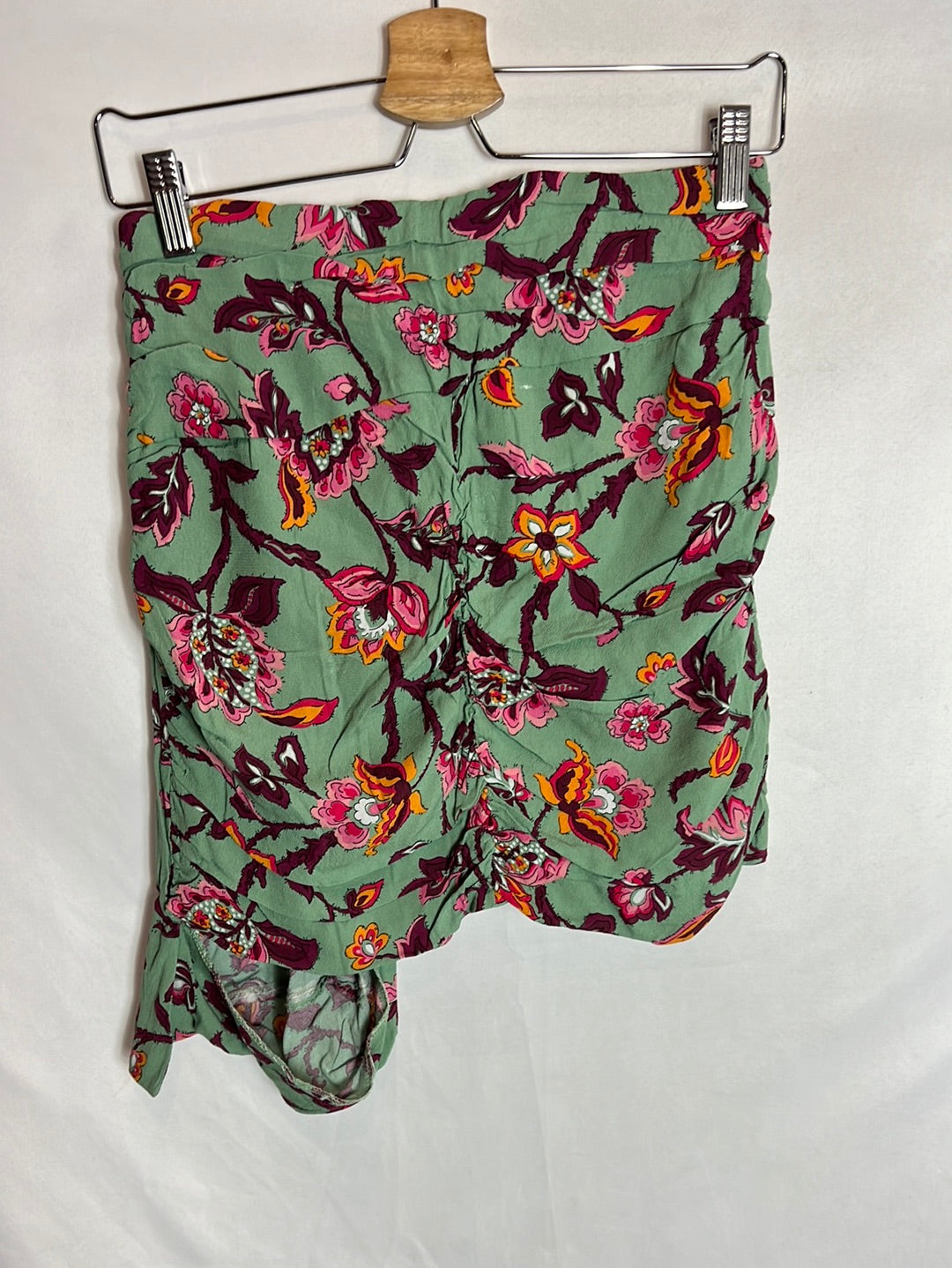 ZARA. Falda corta asimétrica estampada. T M (S)