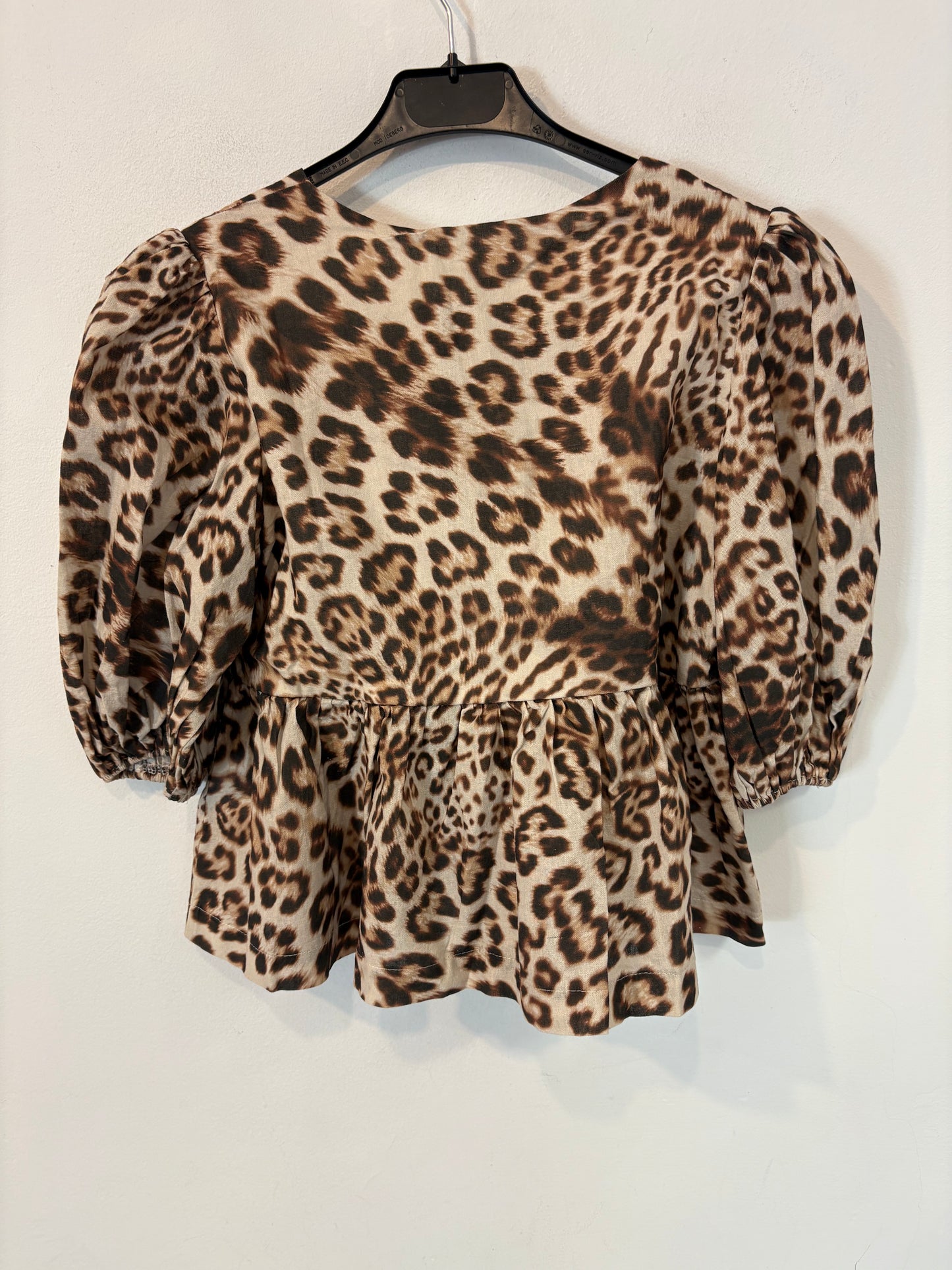 ZARA. Short green gathered dress. TS