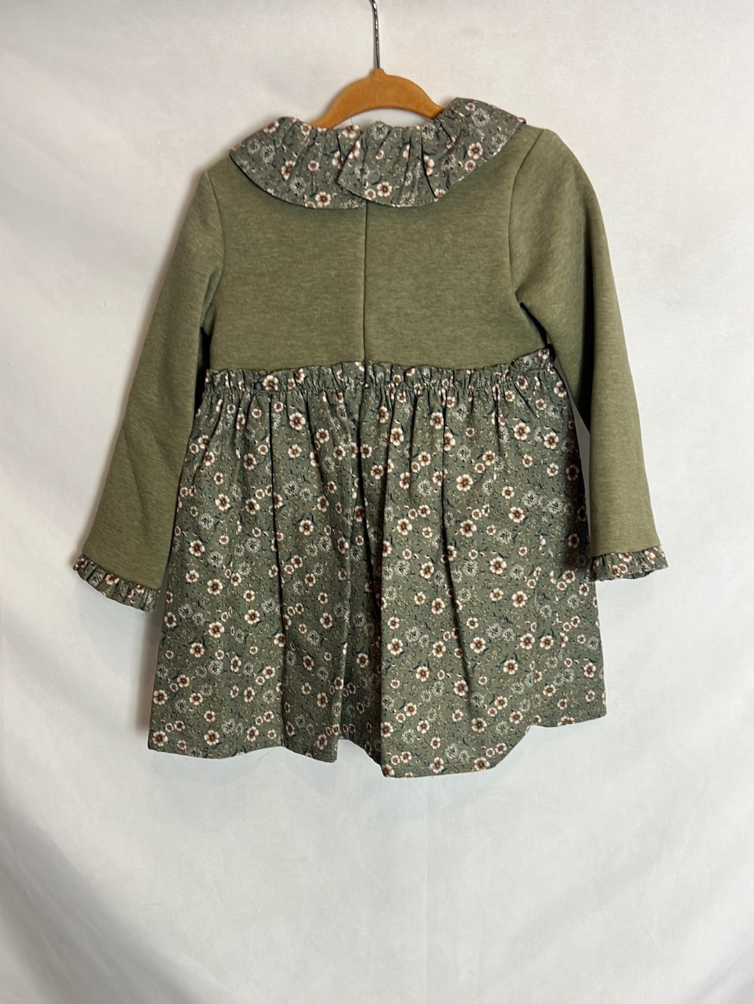 ANCAR. Vestido felpa y flores verdes T. 3 años