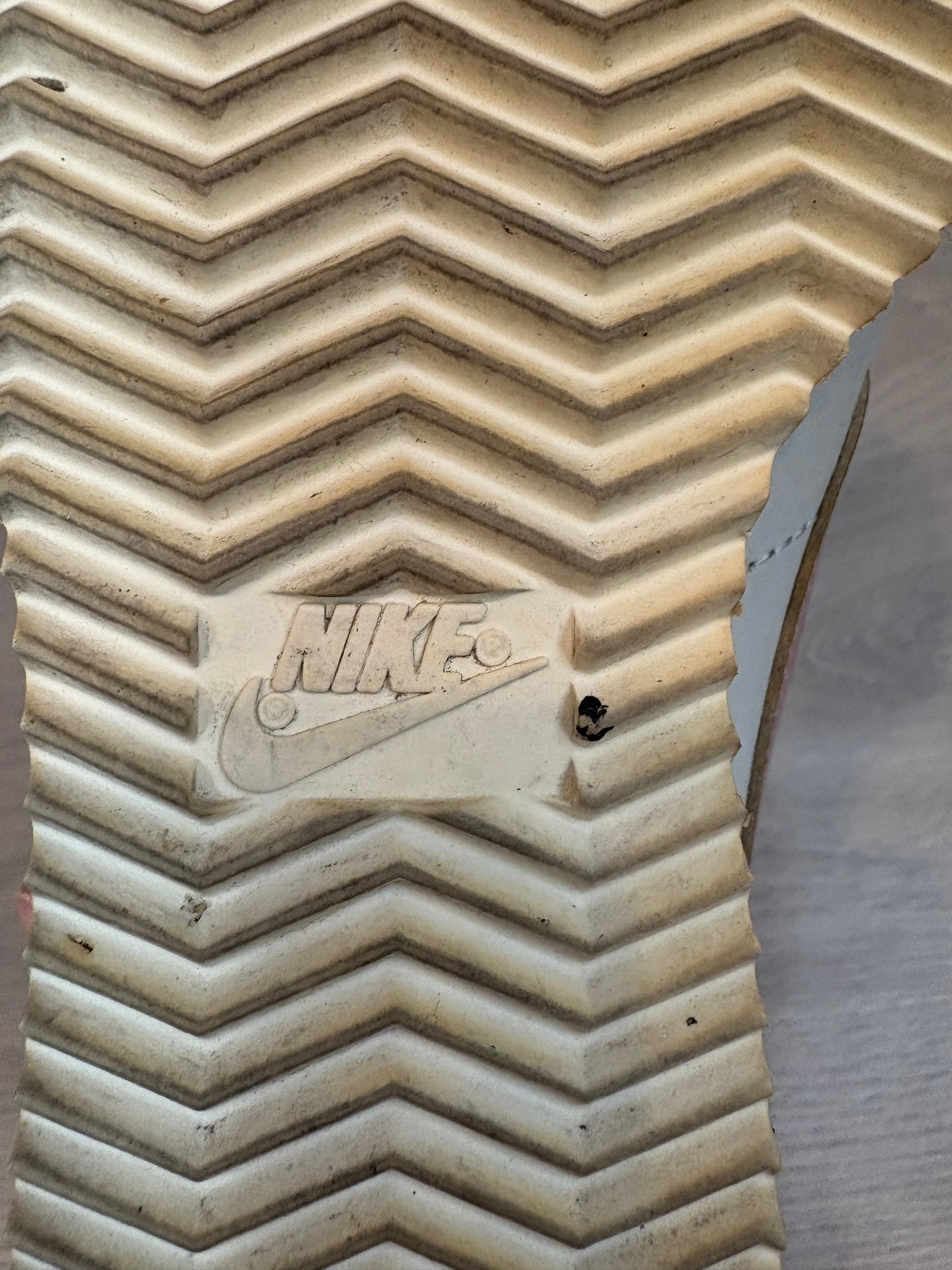 NIKE. Zapatillas piel logo rosa. T 40,5