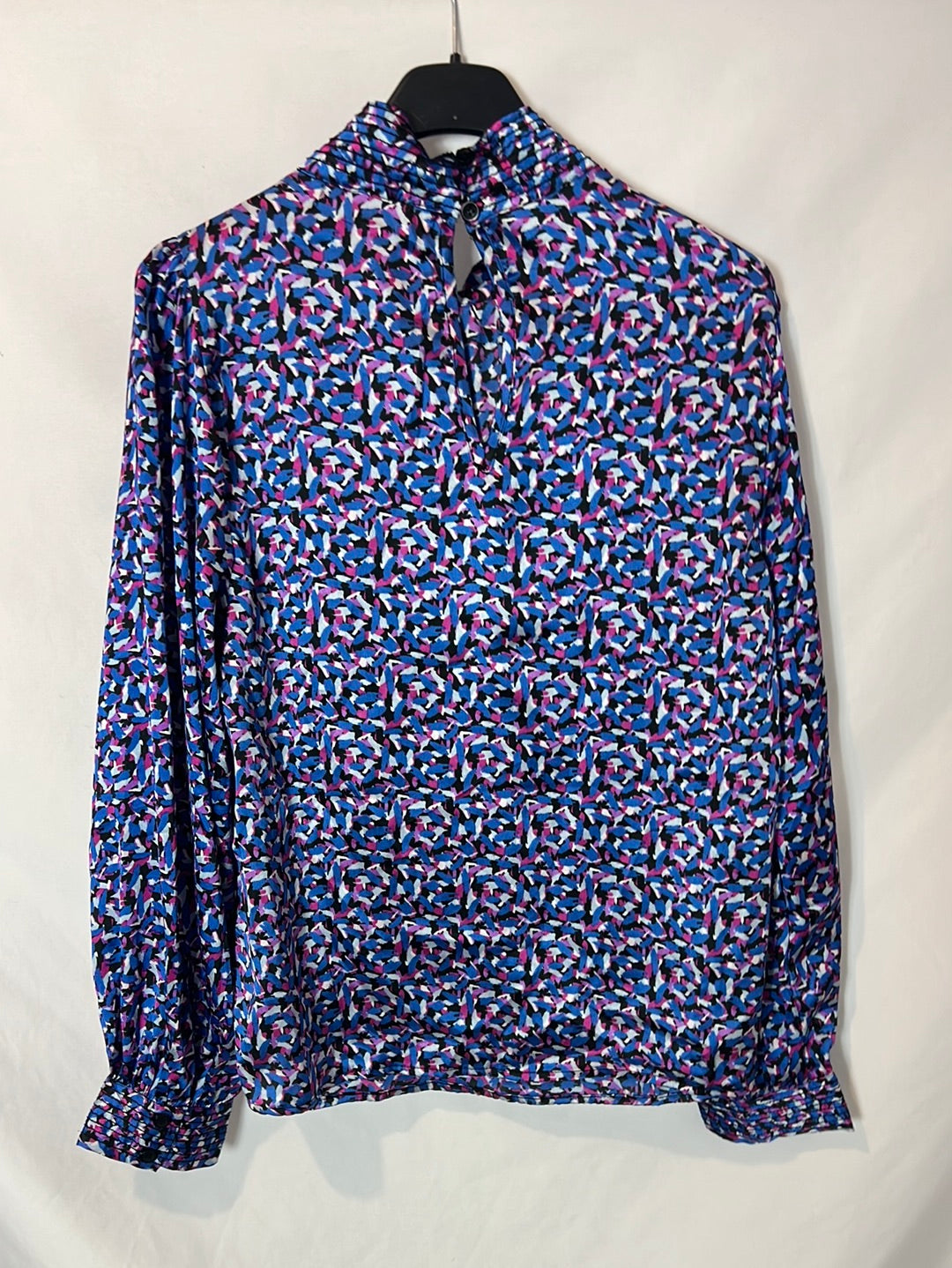 SFERA. Blusa satinada estampado azules. T S