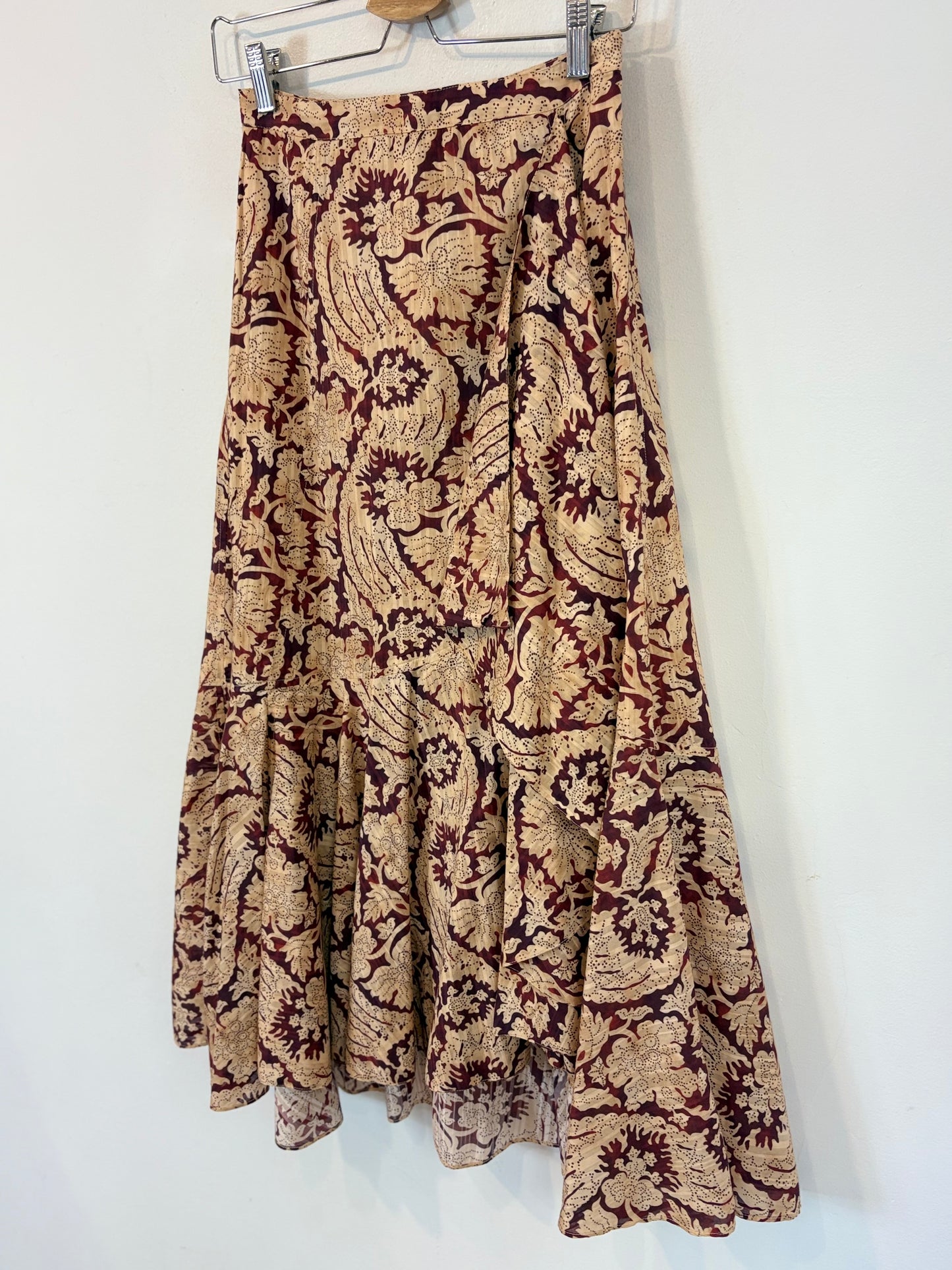 ULLA JOHNSON. Falda larga estampada volante