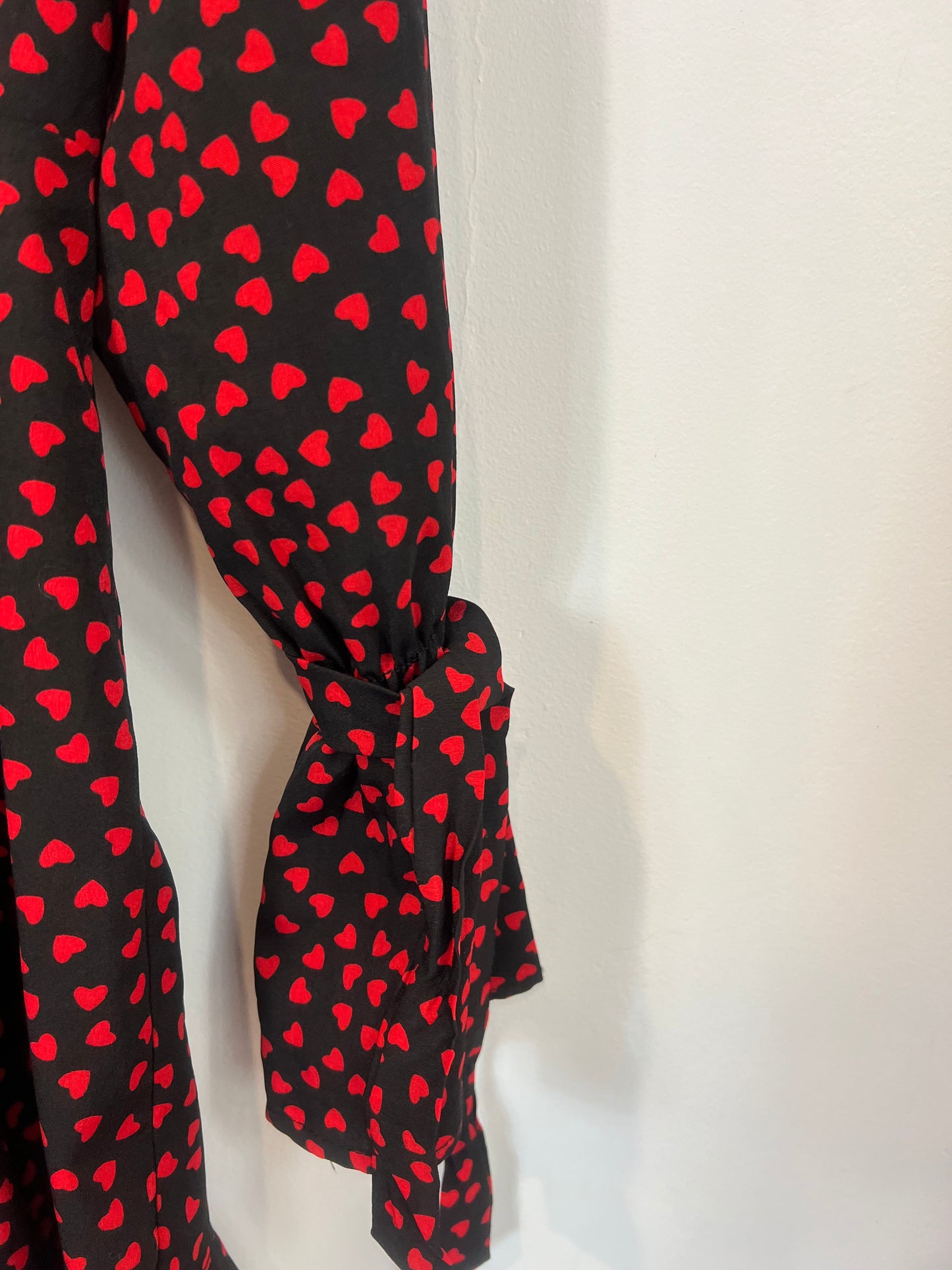 LOAVIES. Mono negro corazones T.xs