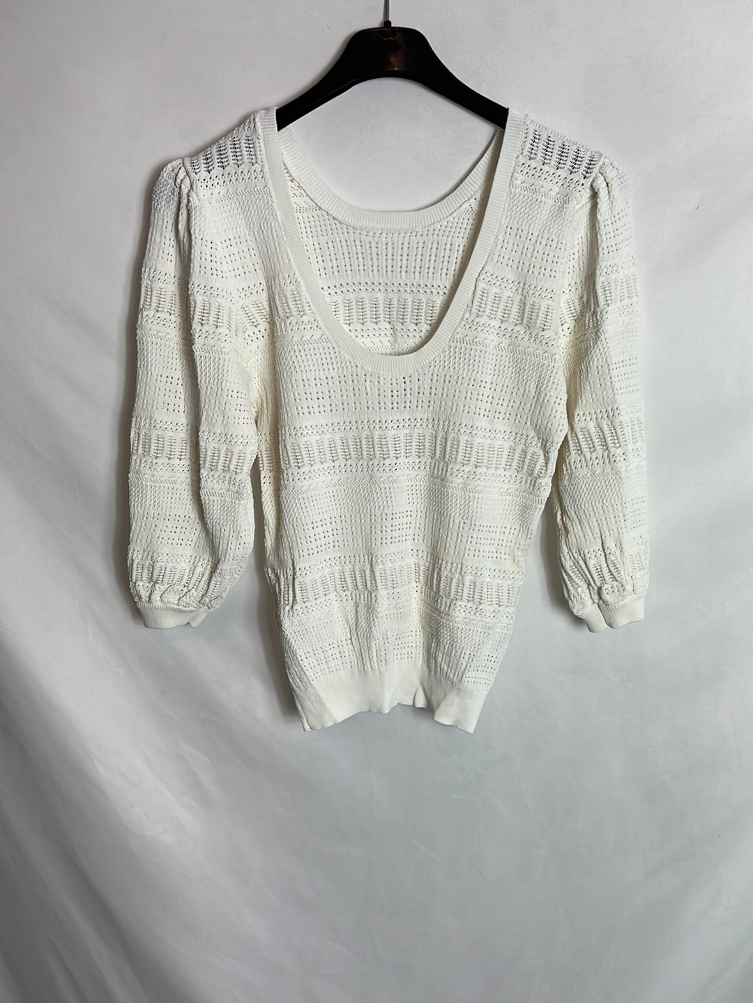 MANGO. Top blanco troquelado espalda T.s