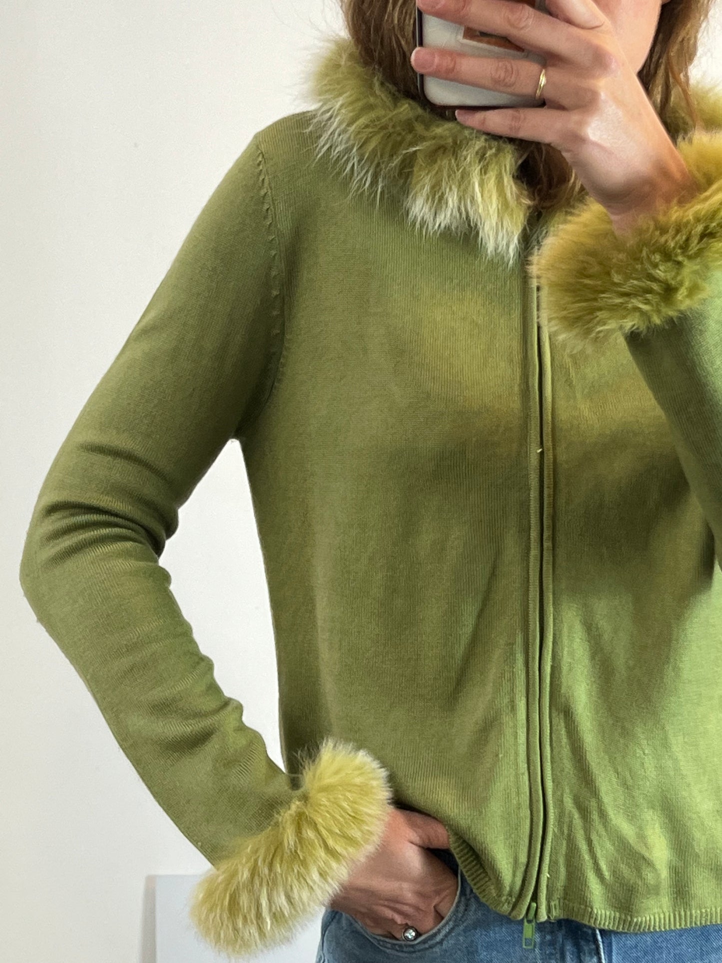OTRAS. Chaqueta punto verde detalle pelo. T S