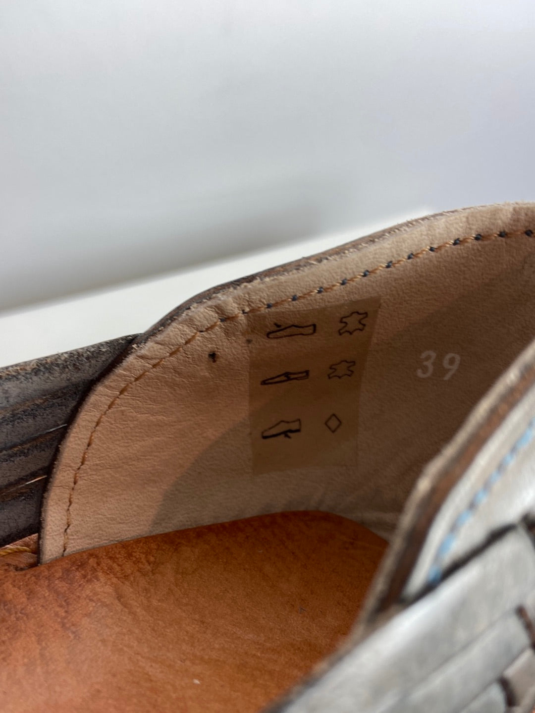 OTRAS. manoletinas piel trenzada gris T.39