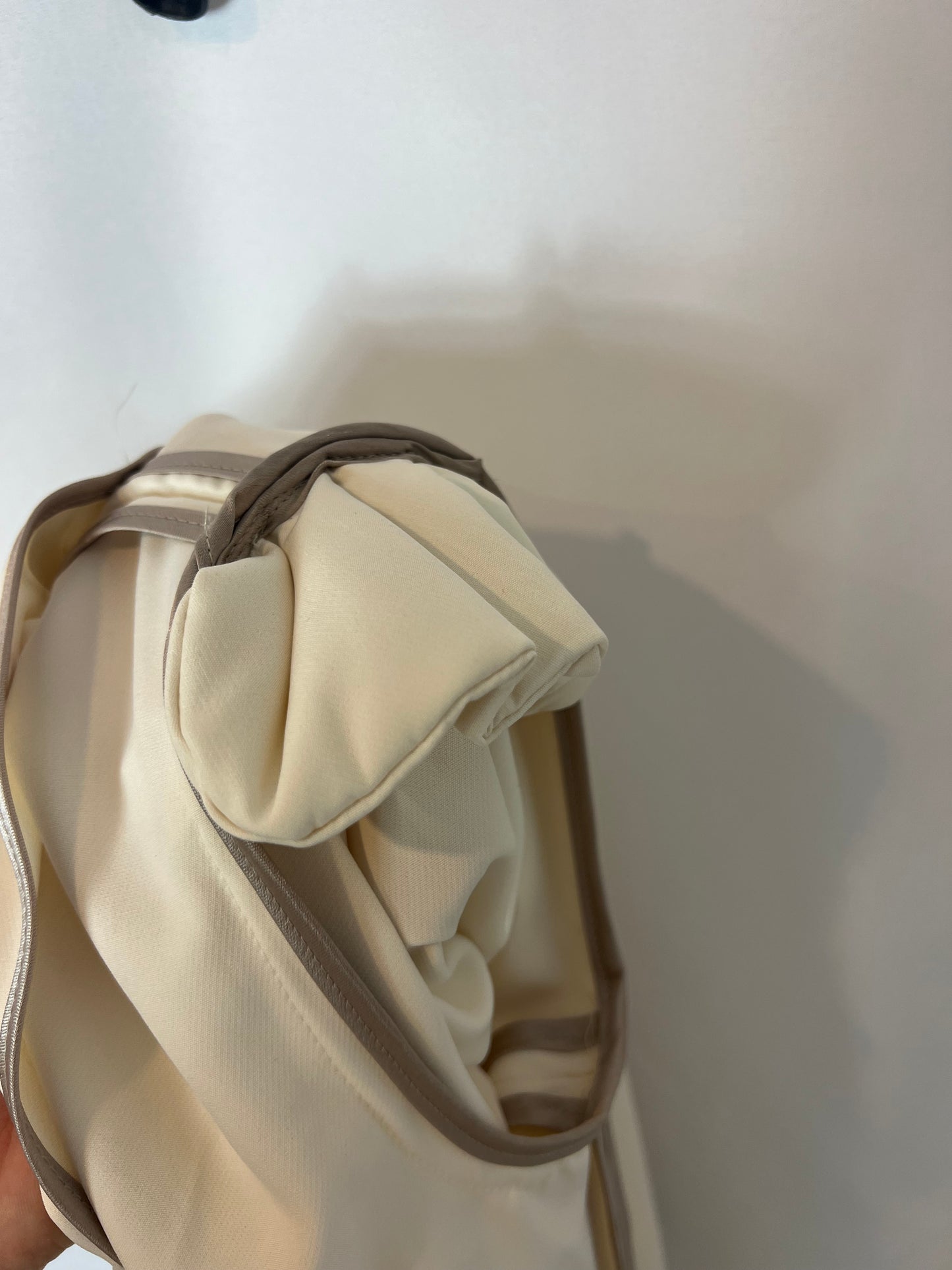 SAFRI. Long beige jacket with shoulder pads Ts/m