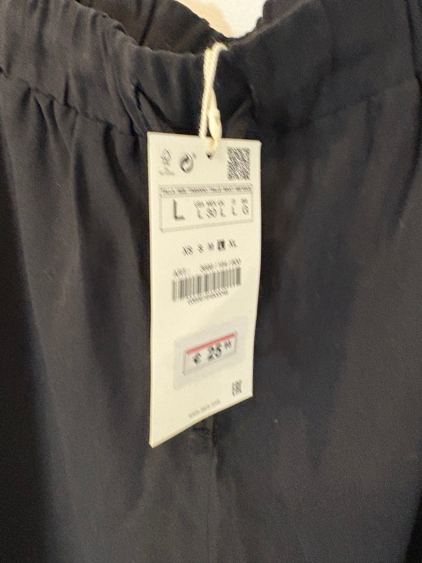 ZARA. Pantalón negro fluido pedreria