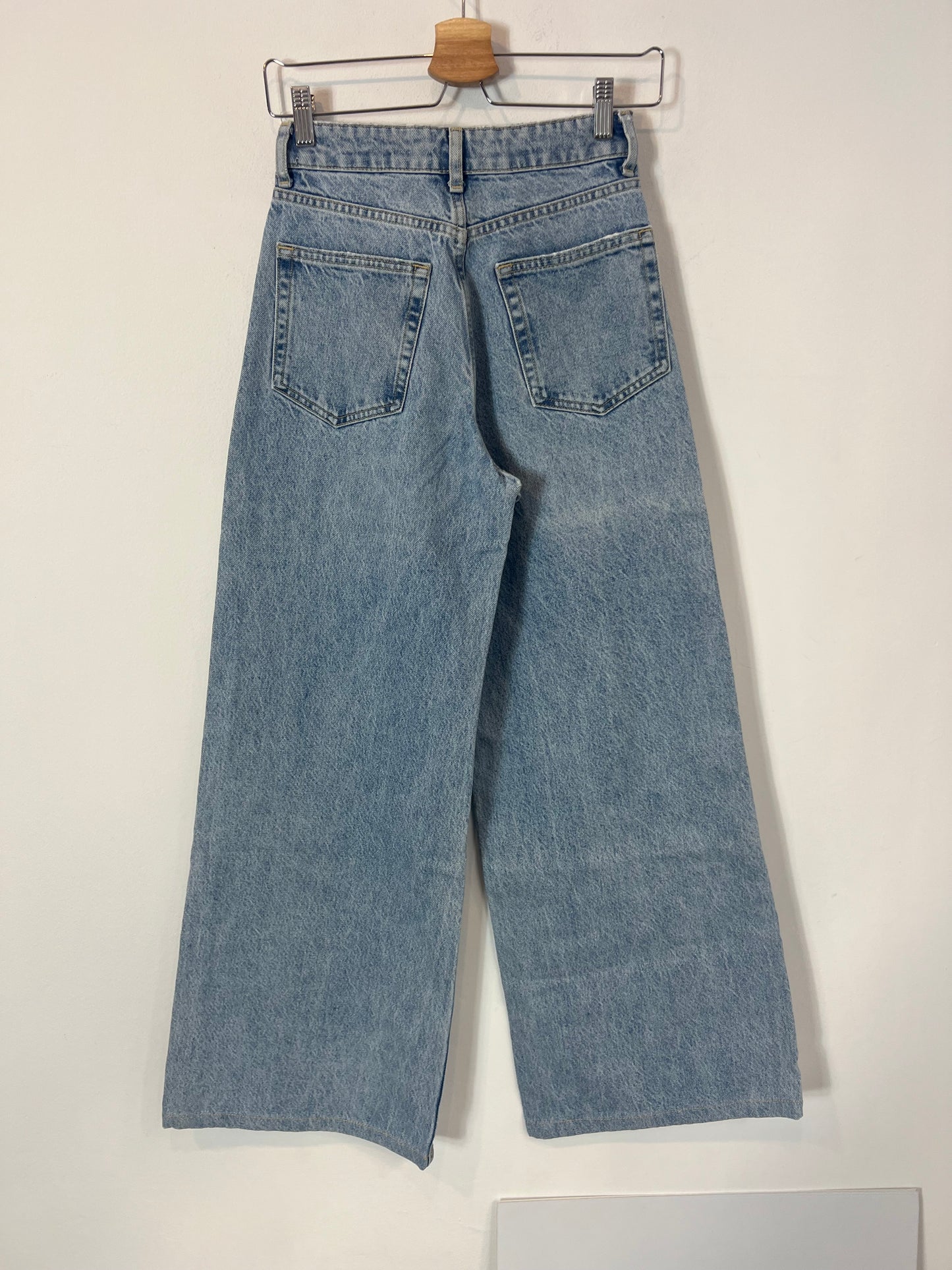ZARA. Denim pata ancha claro. T 34