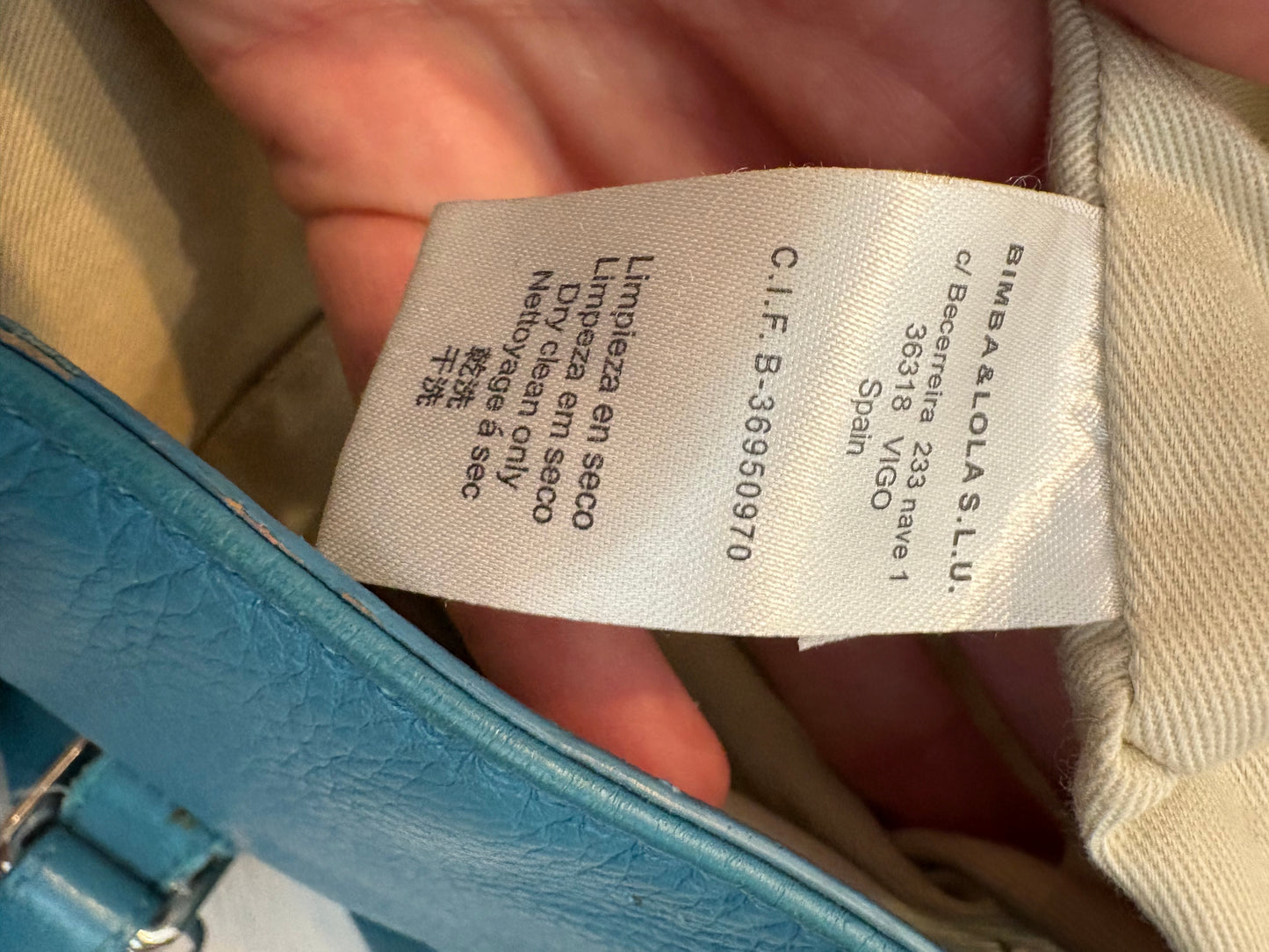 BIMBA Y LOLA. Bolso asa corta piel turquesa