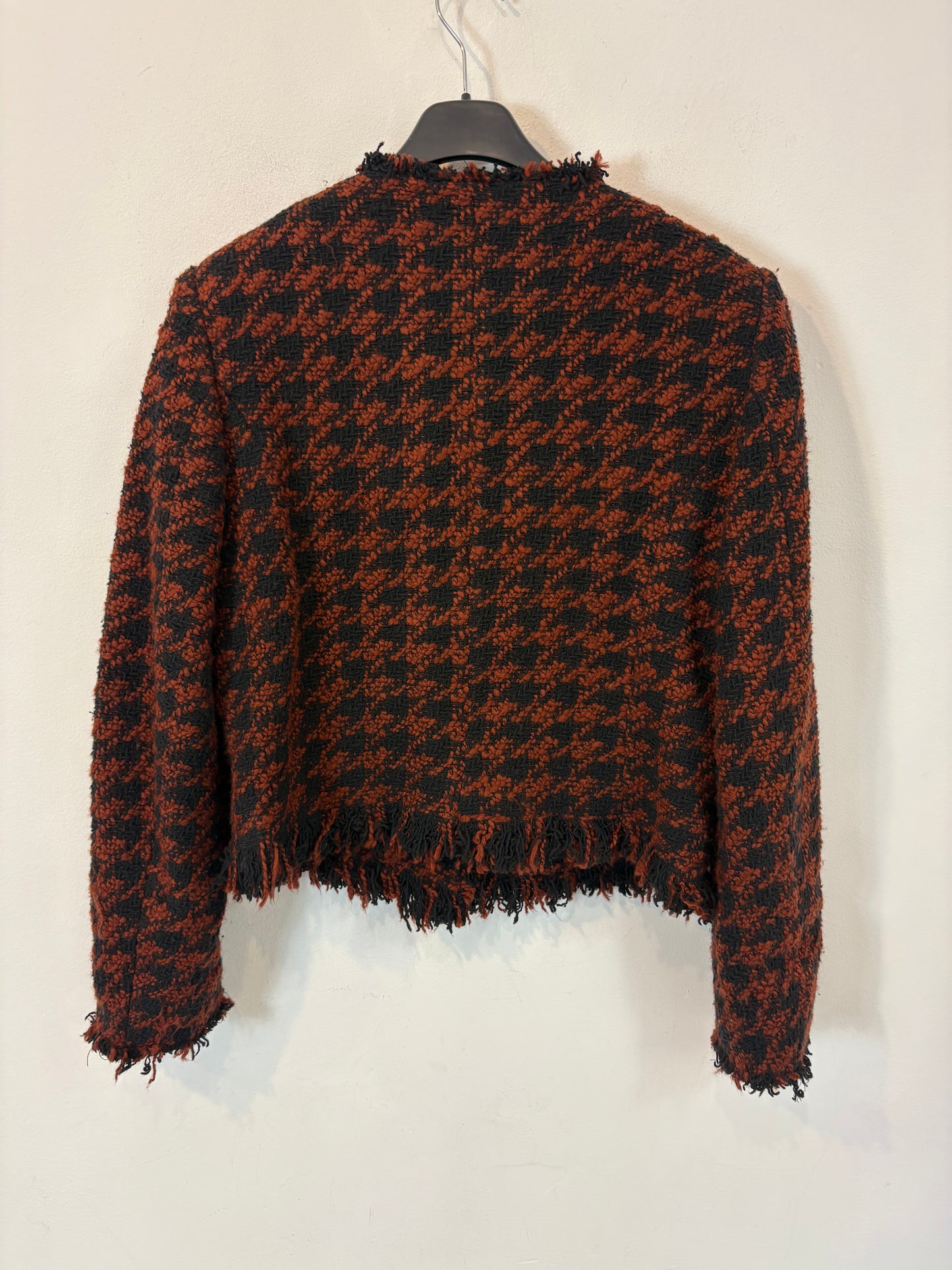 MANGO. Chaqueta tweed detalle botones