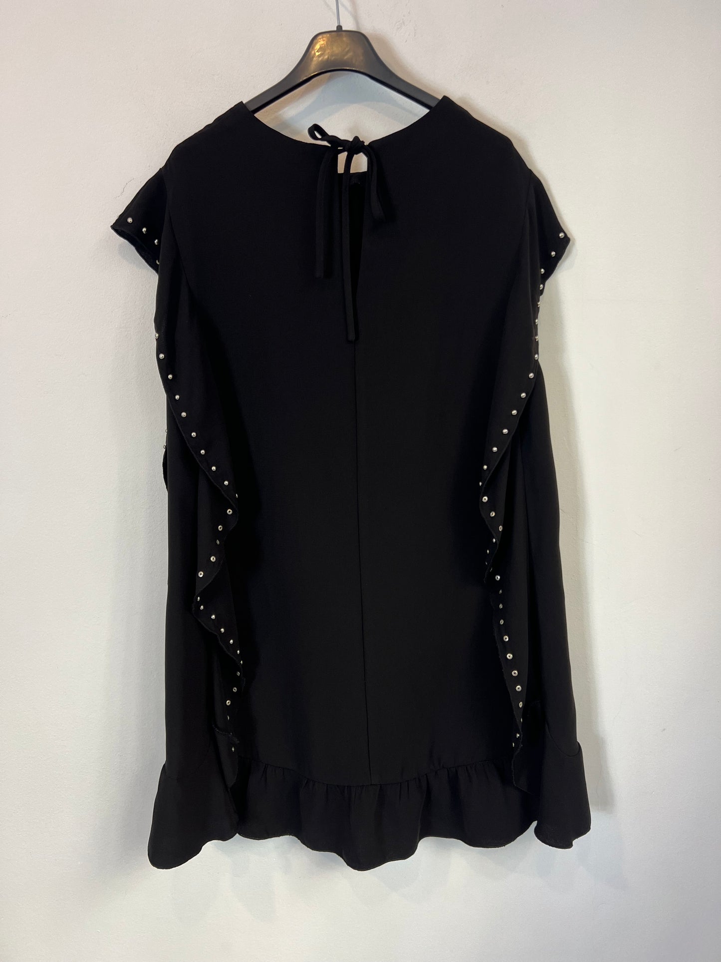 MANGO. Vestido croto volante tachuelas. T M