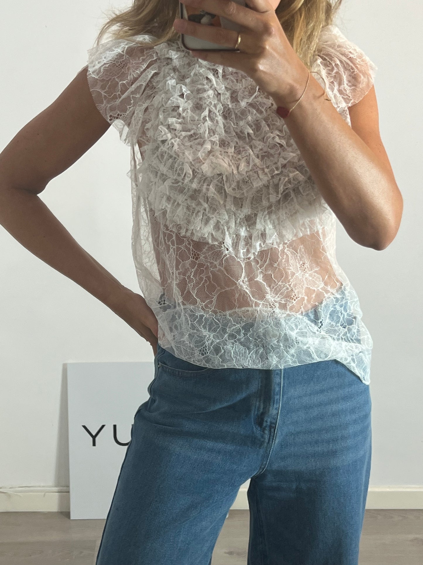 ZARA. Top blanco encaje T.L