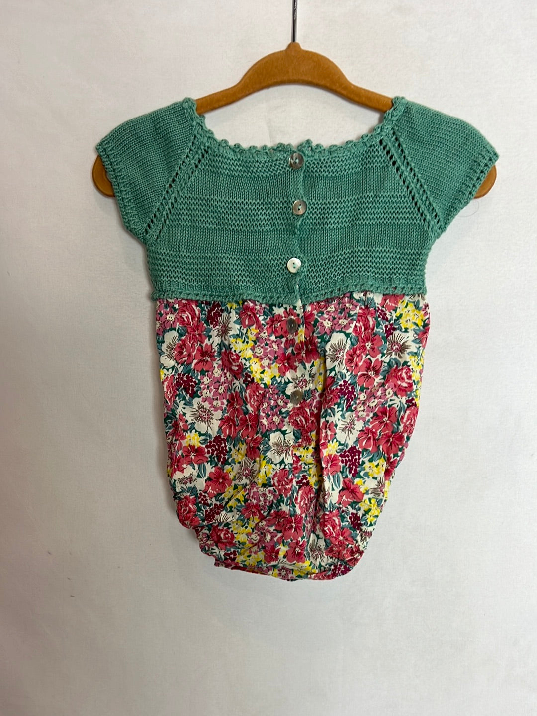 PILAR BATANERO. Rajita doble textura flores. T 00 meses