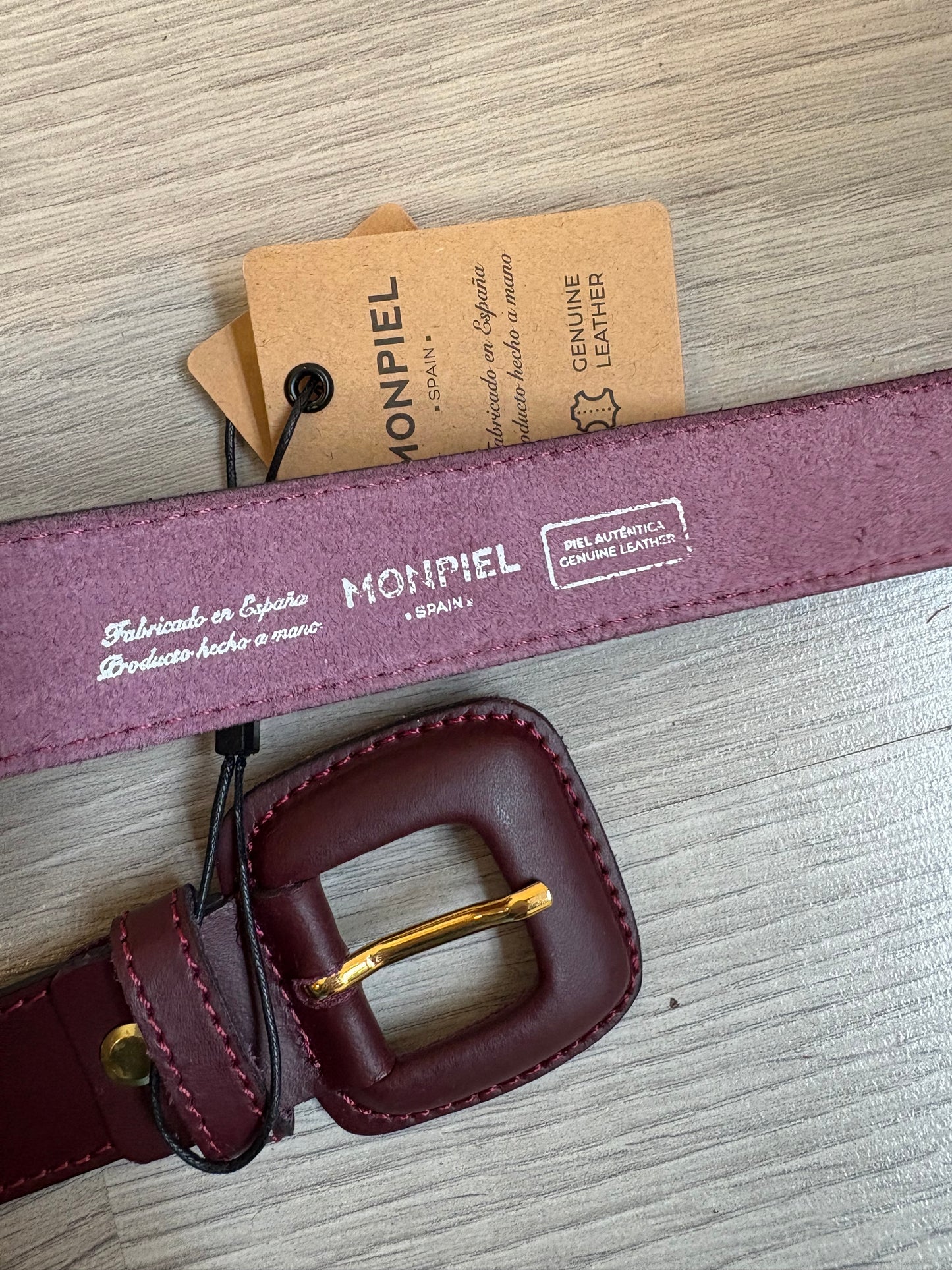 MONPIEL. Cinturón burdeos piel