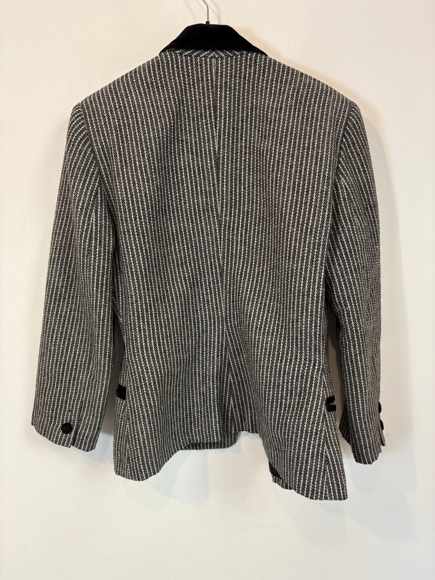 Blazer espiga detalles en terciopelo