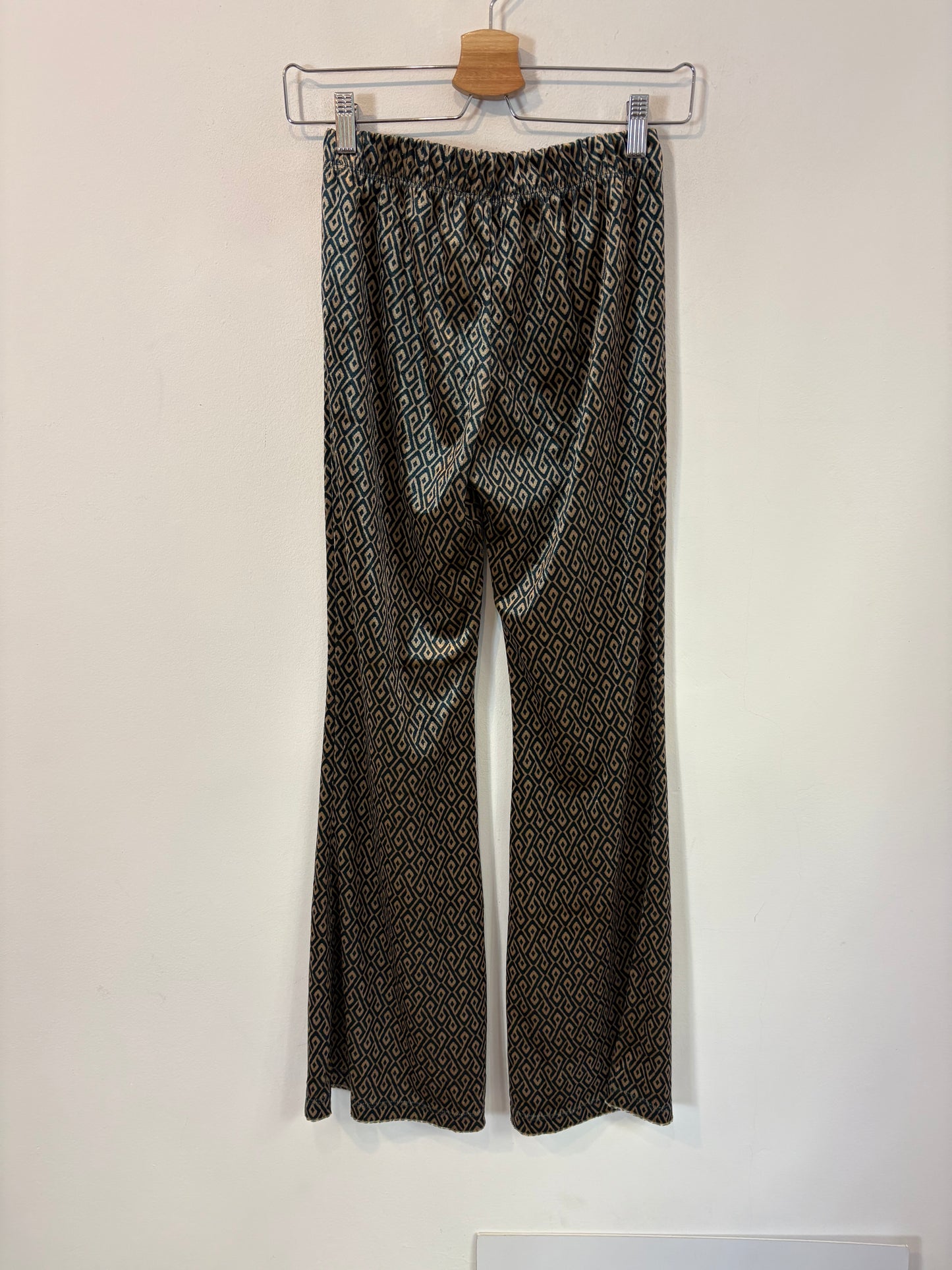 OTRAS. Pantalón terciopelo estampado