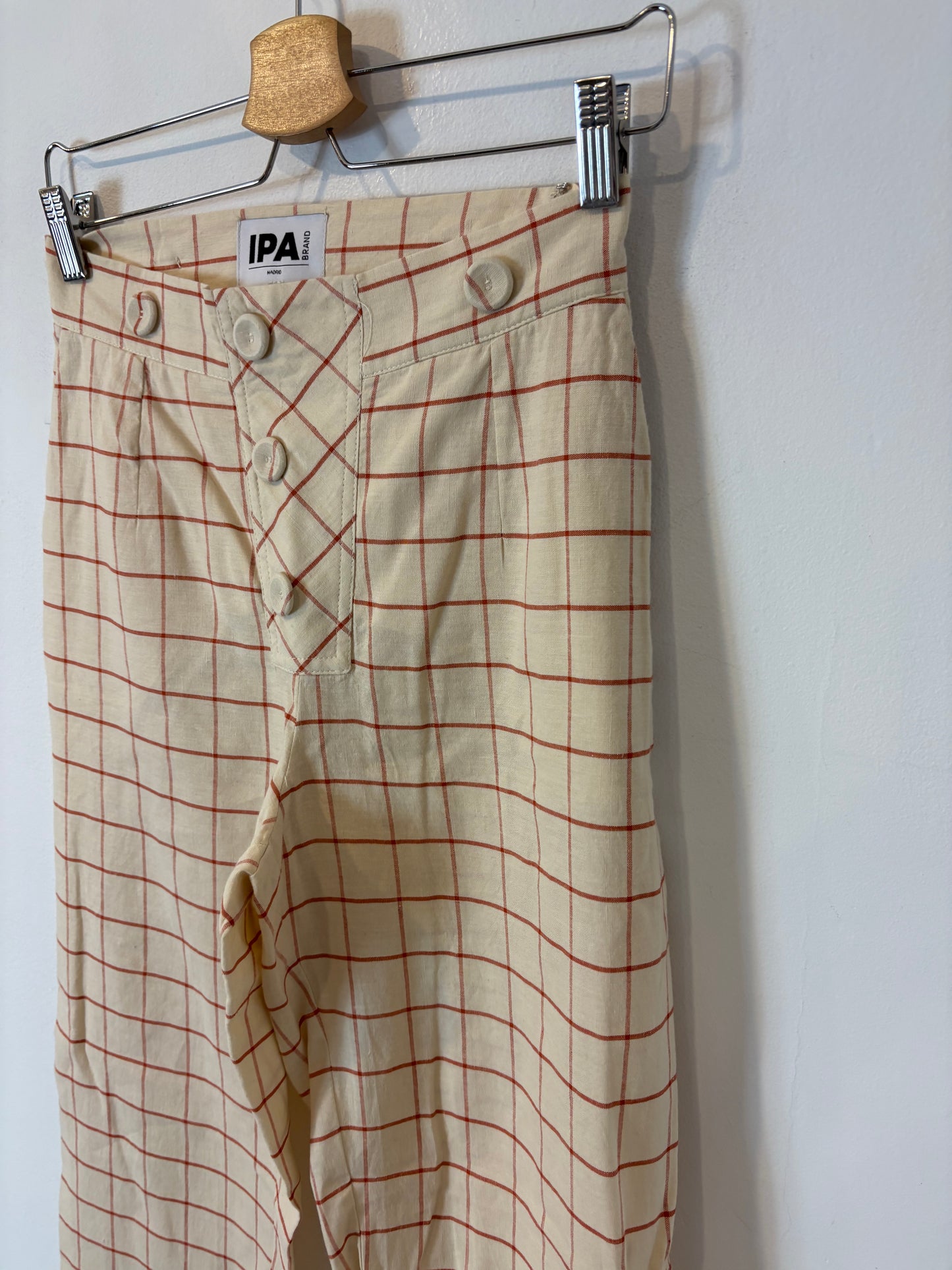 IPA. Conjunto pantalón y chaleco cuadros. T XS