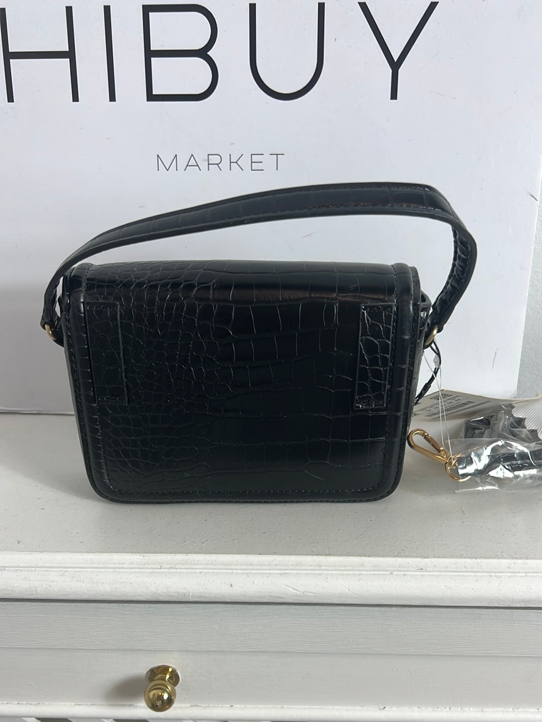 ZARA. Bolso mini cierre dorado