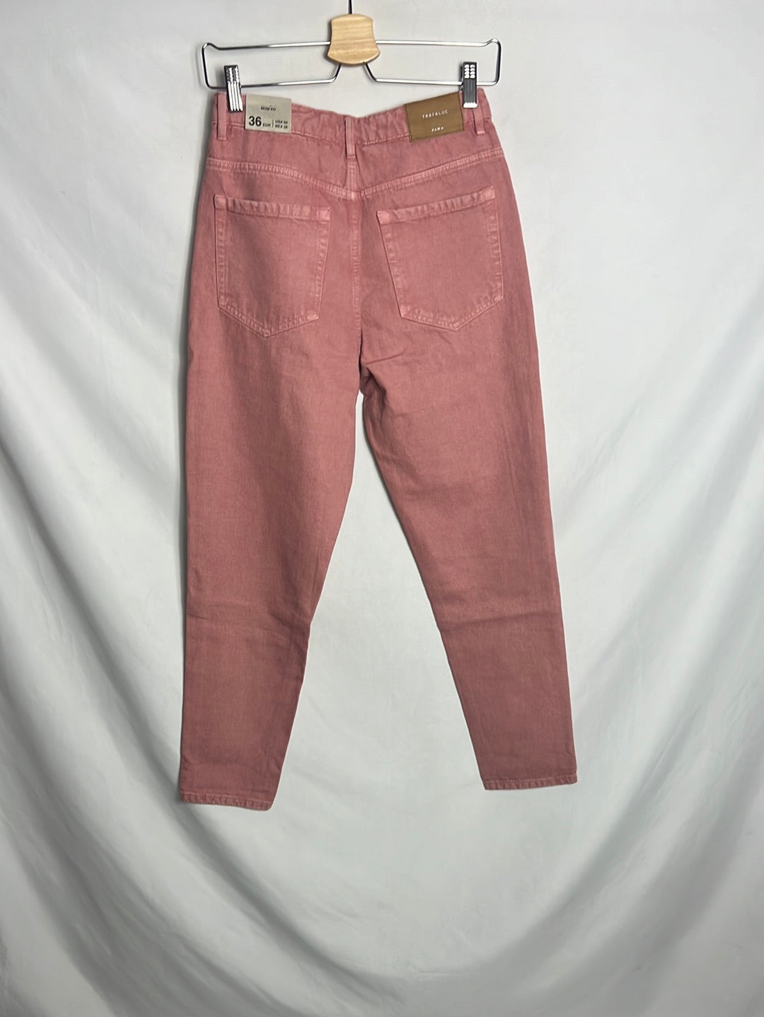 ZARA. Denim mom fit rosa claro. T 36