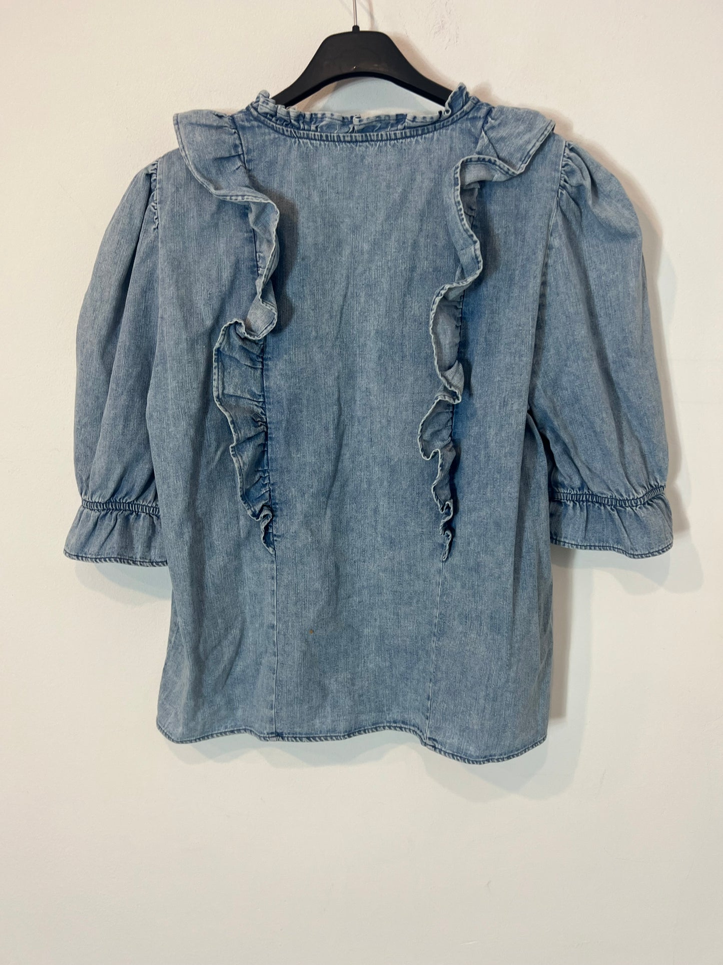 ZARA. Blusa denim volantes T.m (Tara)