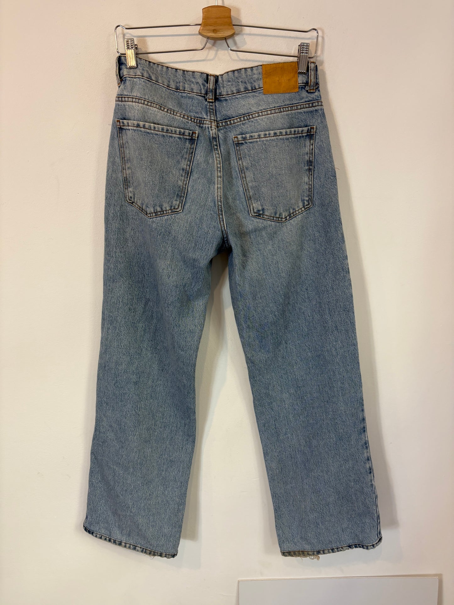 ZARA . Denim recto tiro medio