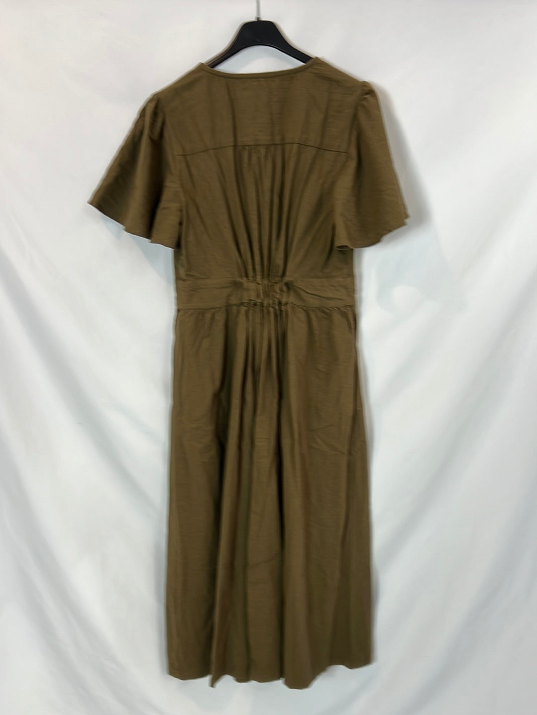 MONOPRIX. Vestido midi verde abotonado. T M