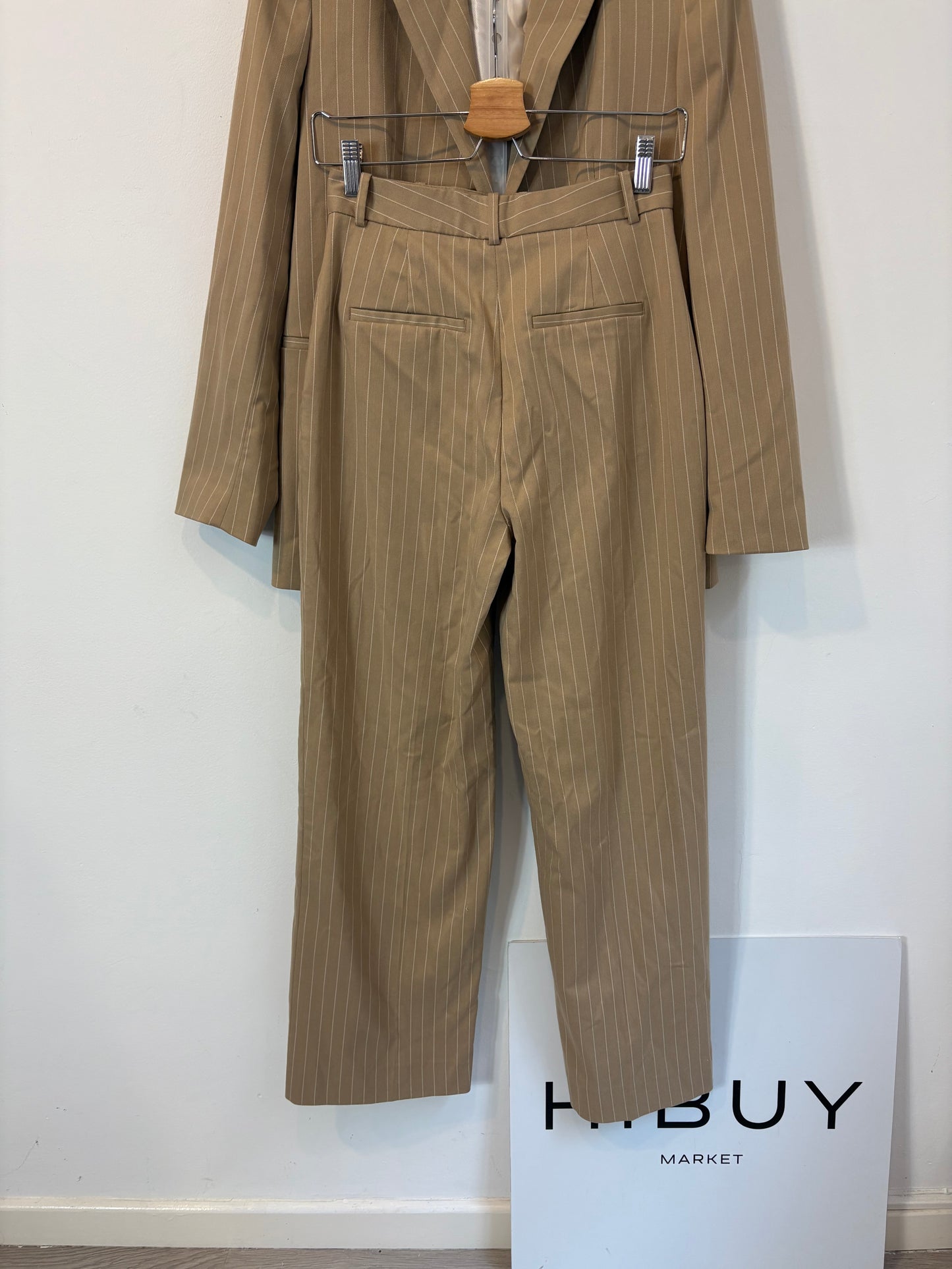 ZARA. Traje de chaqueta tostado raya diplomática