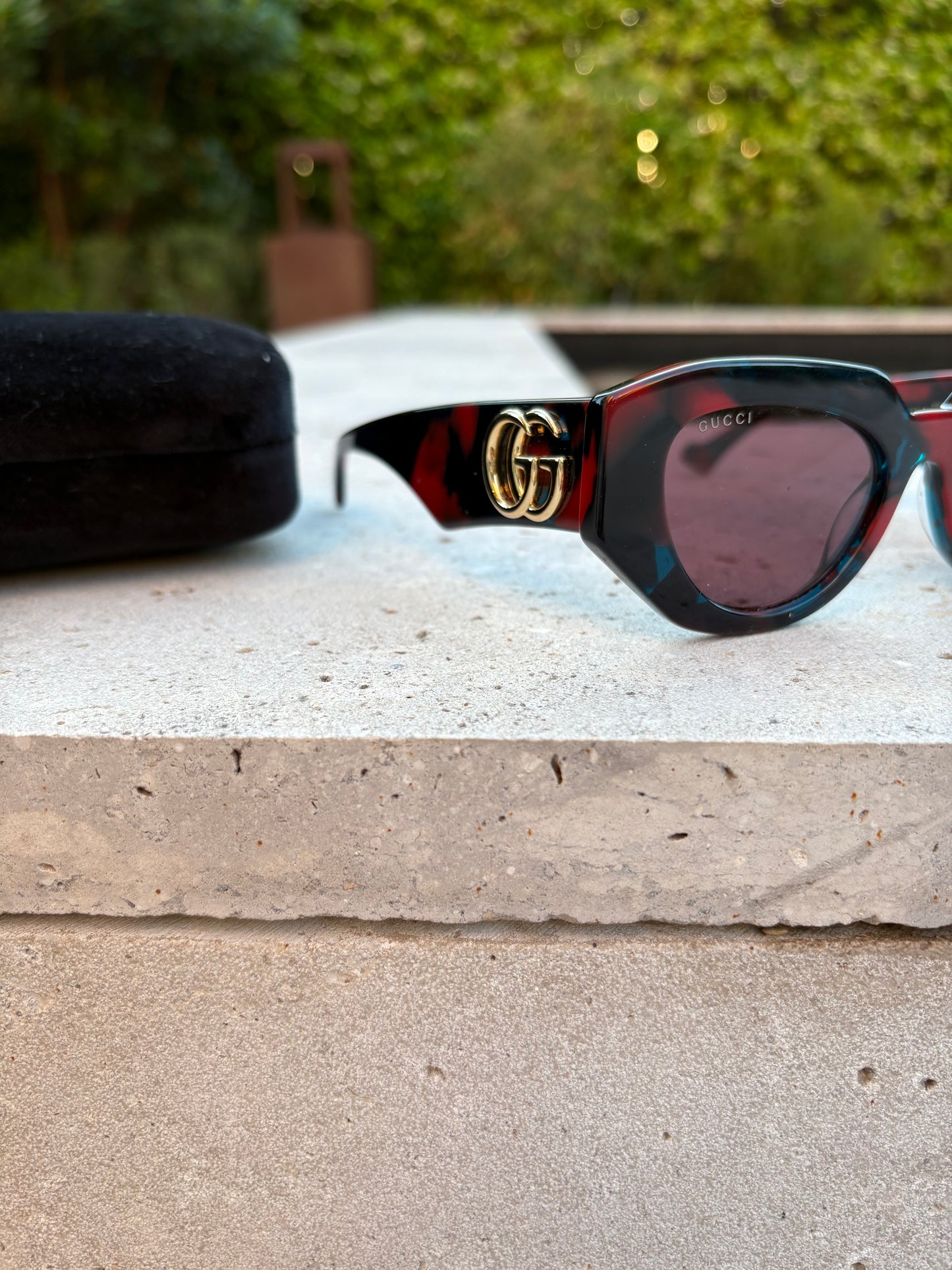 GUCCI. Gafas bicolor logo
