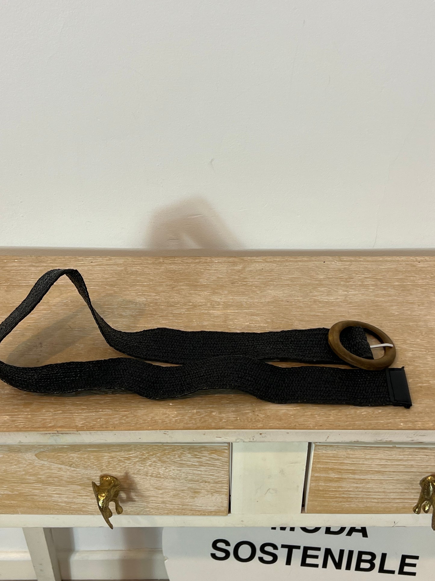 OTRAS. cinturón negro rafia