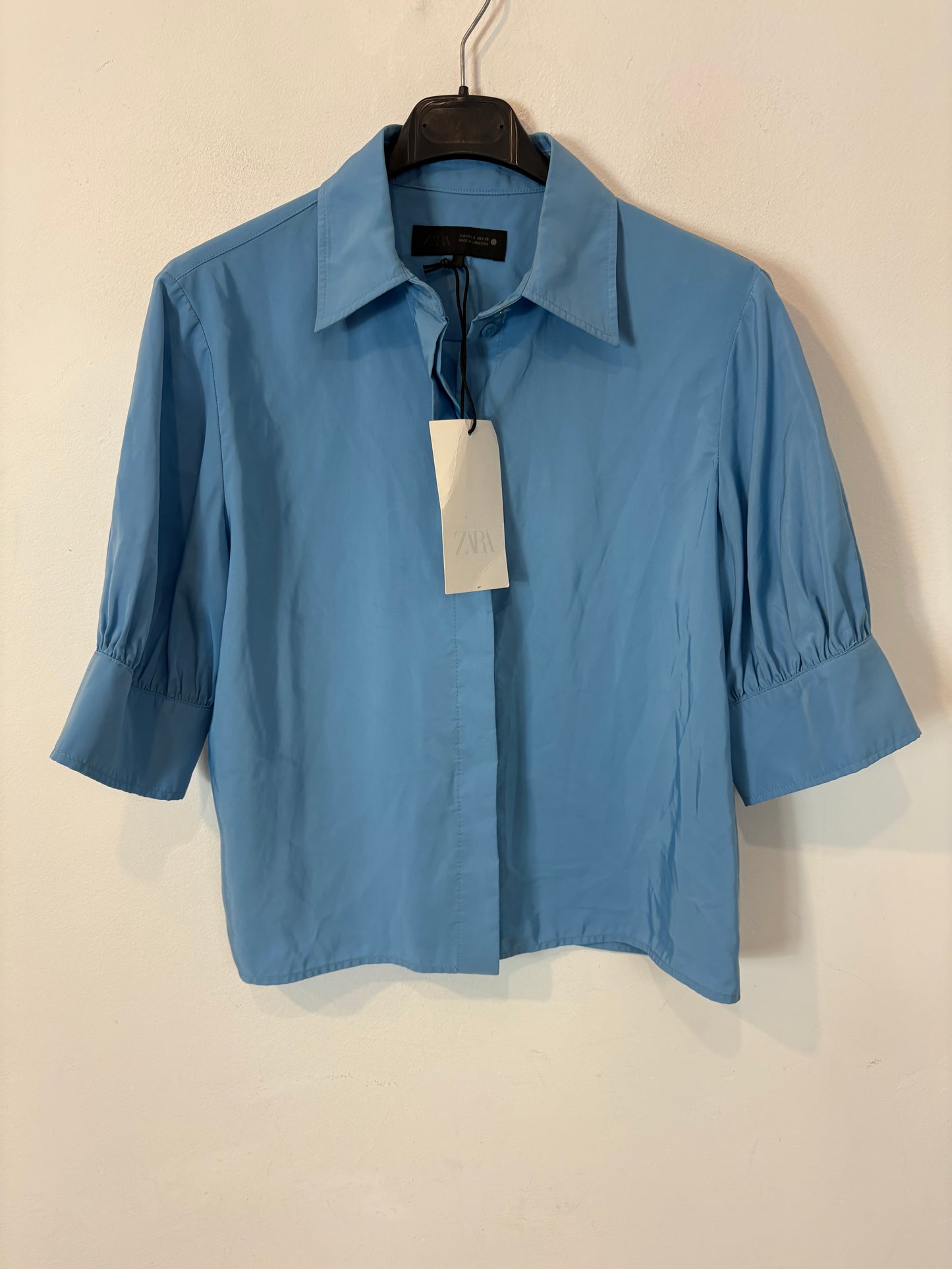 ZARA. Conjunto azul falda y blusa