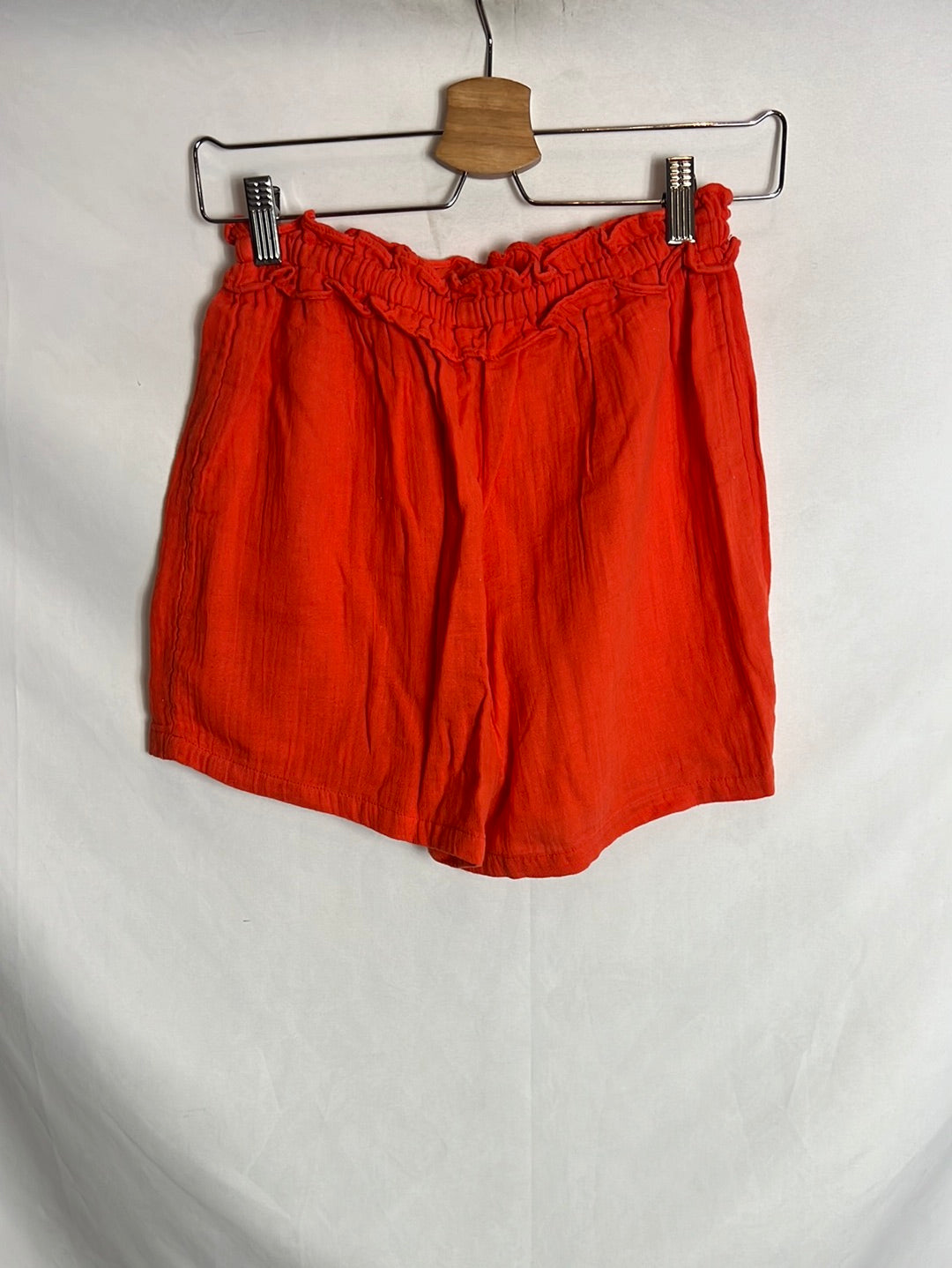 PIMKIE. Pantalón corto rojo textura. TS