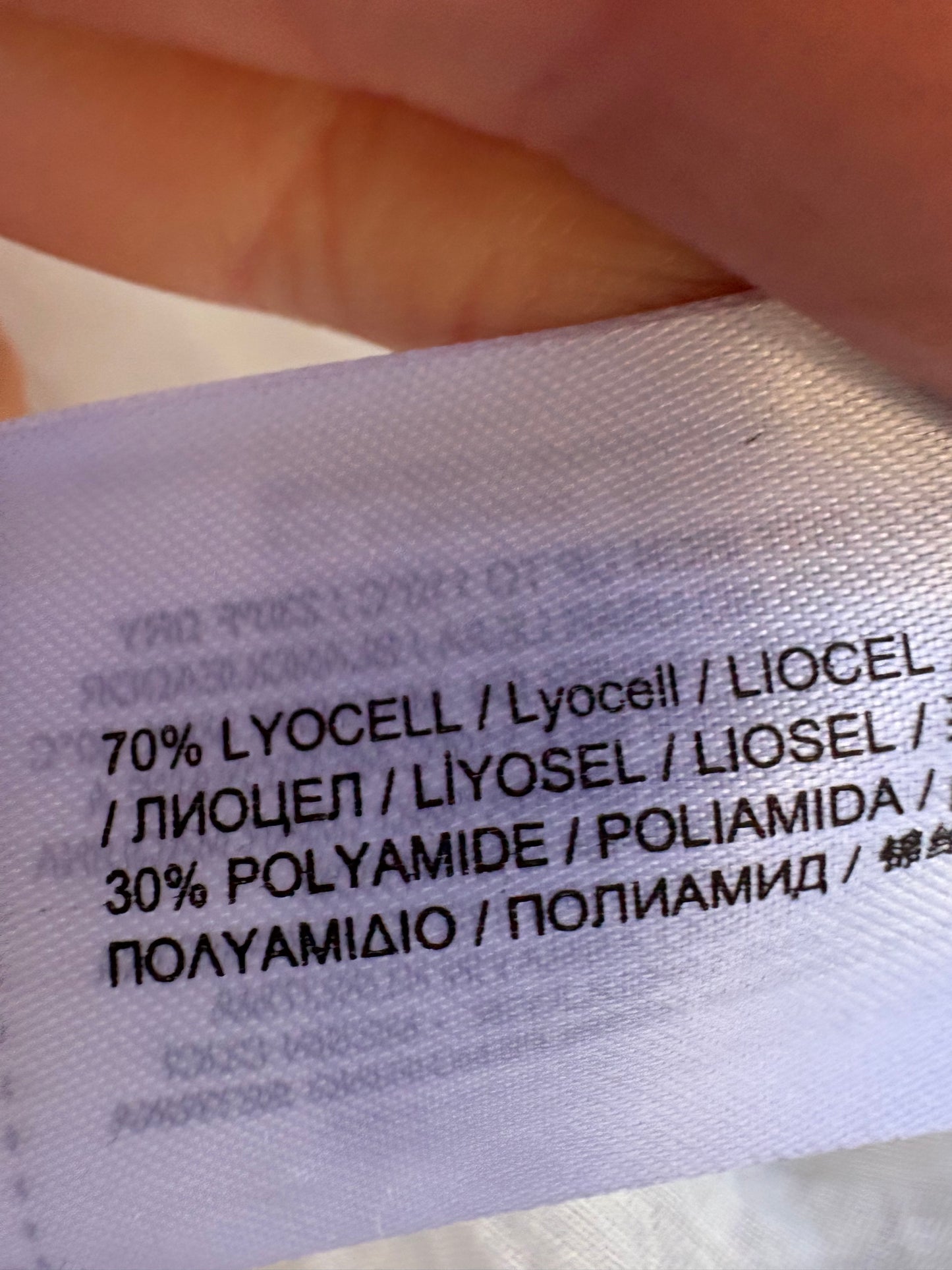 MANGO. Blusa textura volantes