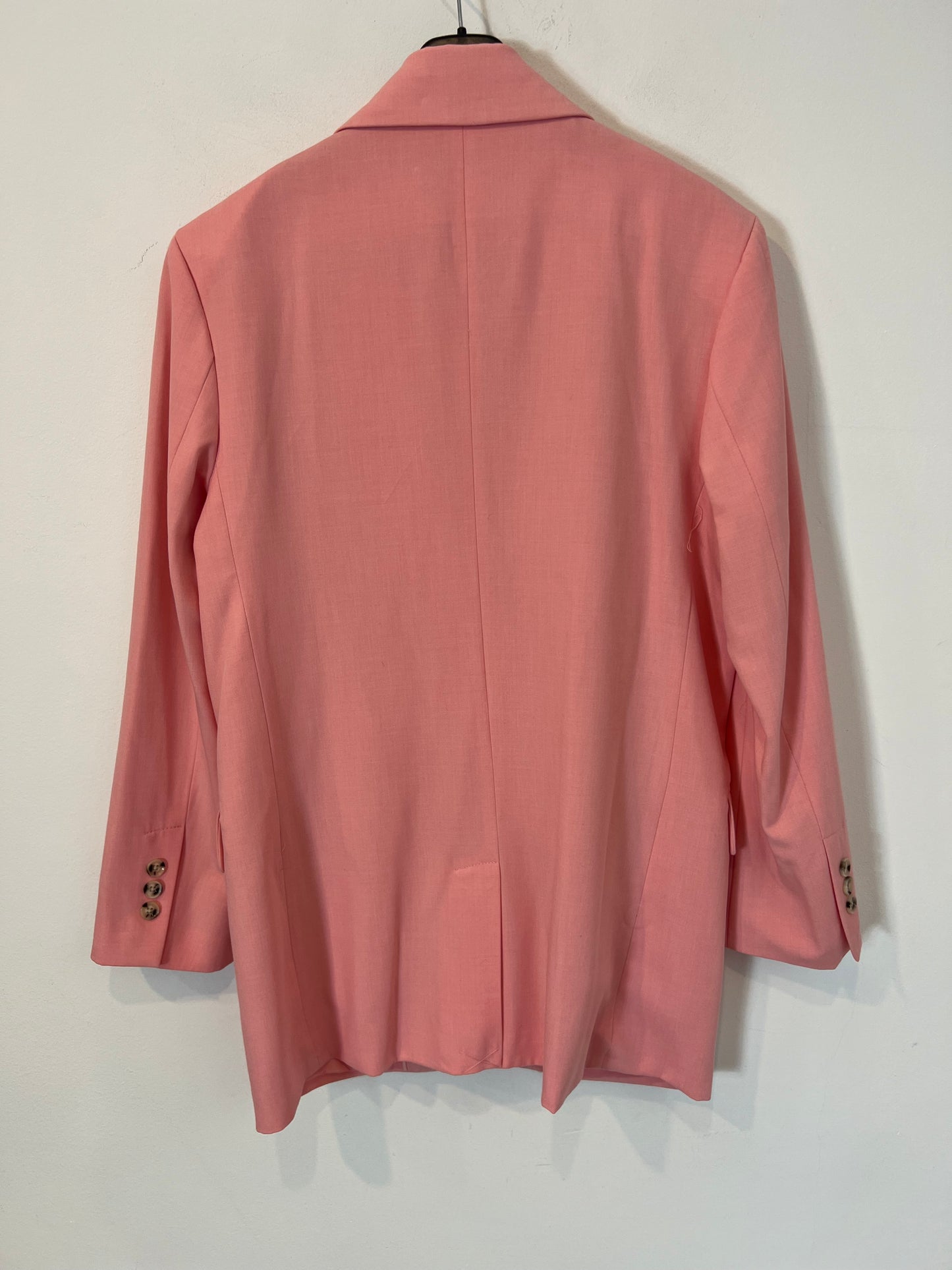 BERSHKA. Blazer rosa fluida. T S