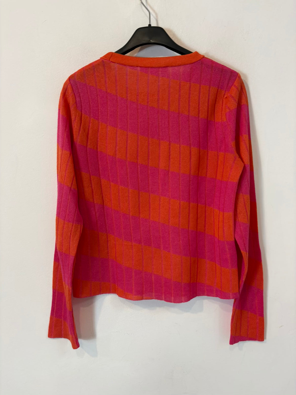MANGO. Jersey fino rayas fucsia
