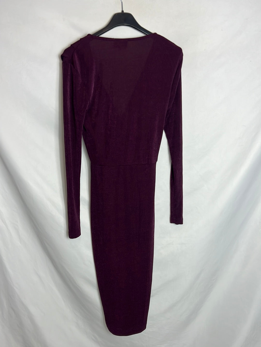 ASOS. Burgundy midi dresses in threads, size 36