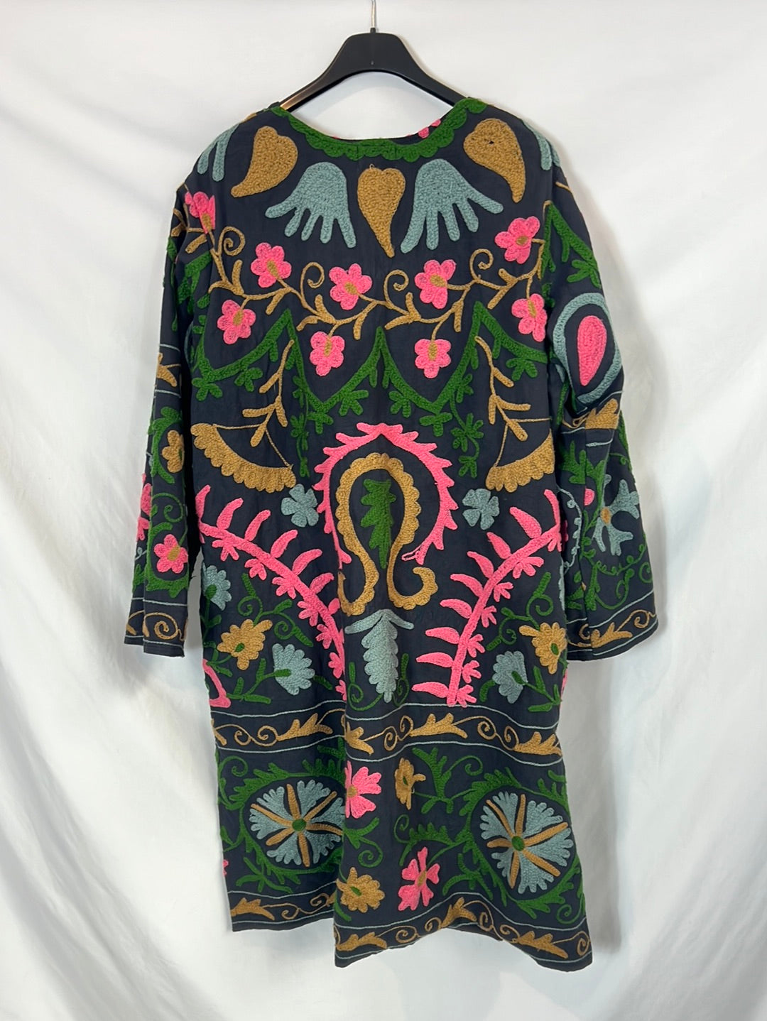 GYPSY TRUCK. Chaqueta/kimono bordados colores. T U