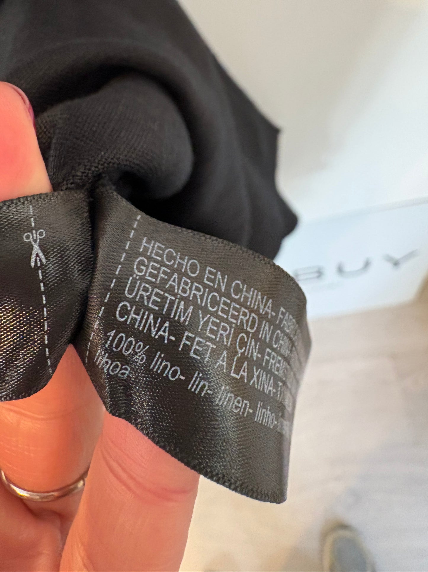 MASSIMO DUTTI. Vestido negro midi de lino