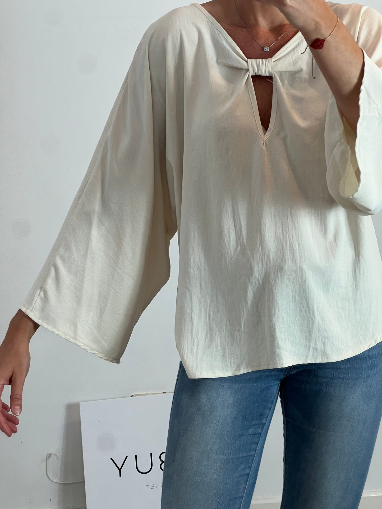 MARIQUITA TRASQUILÁ. Blusa beige fluida T.l/xl