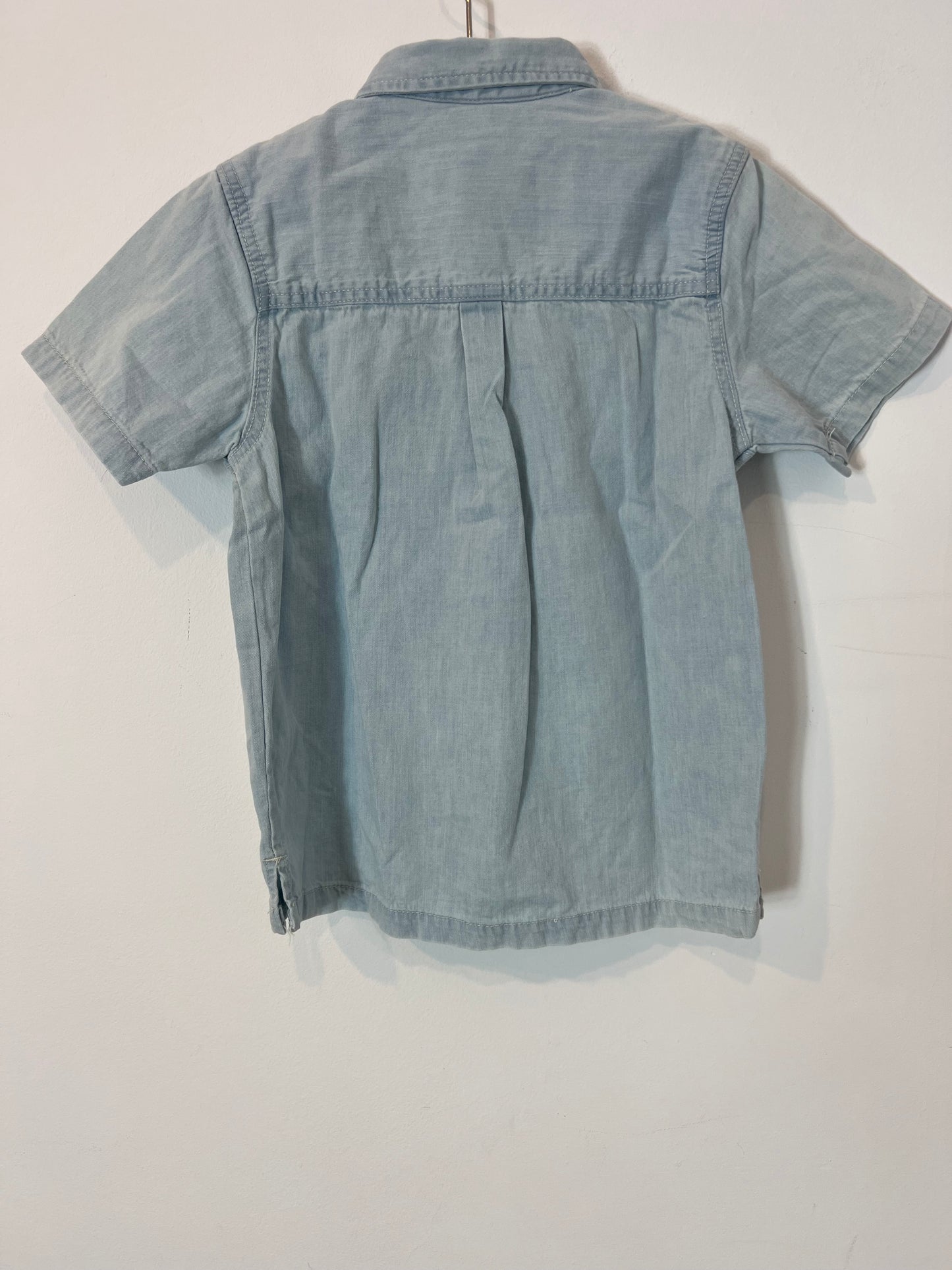 ZARA. Camisa denim manga corta. T 6 años