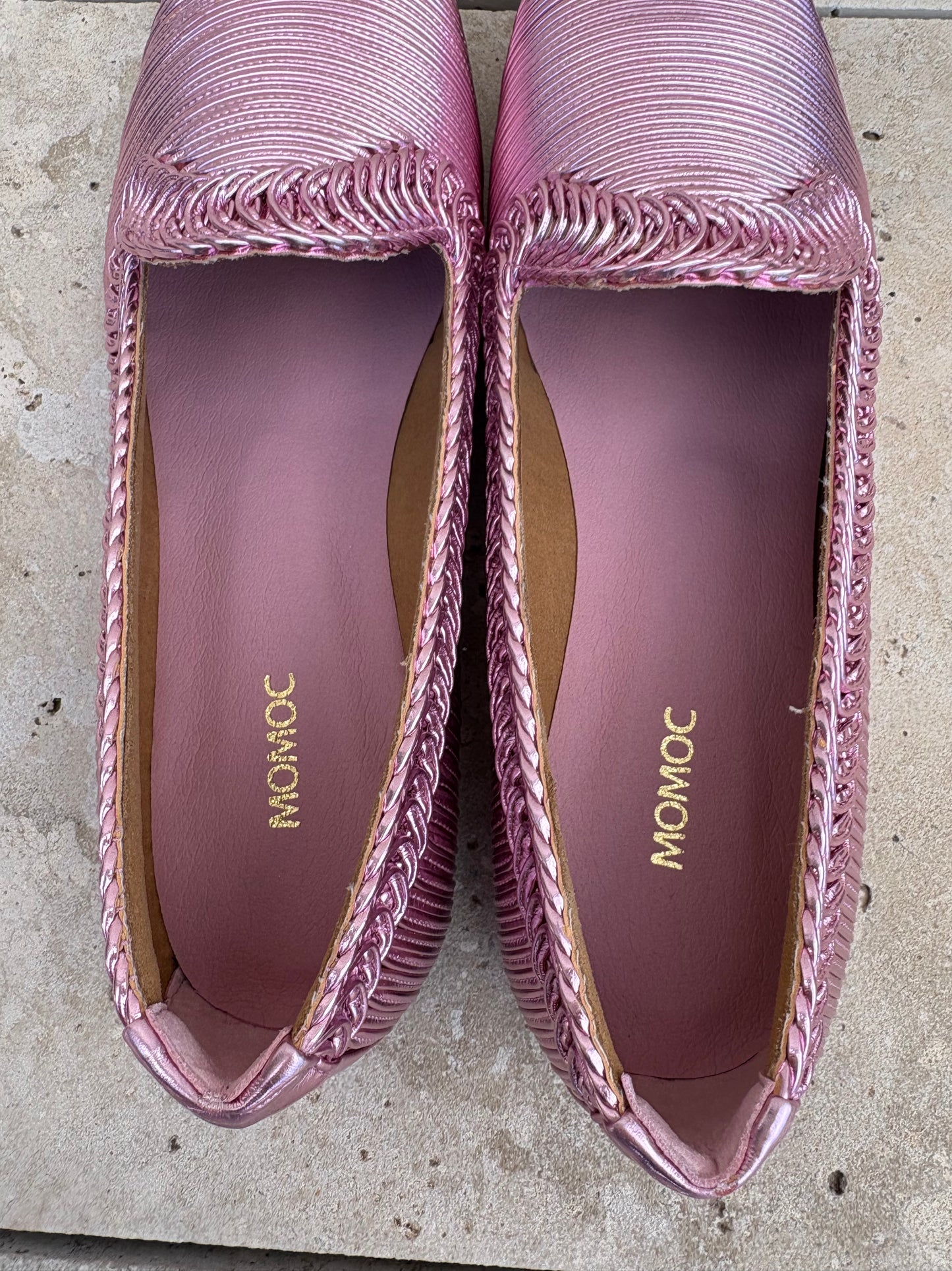 MOMOC. Mocasines NY metalizado rosa