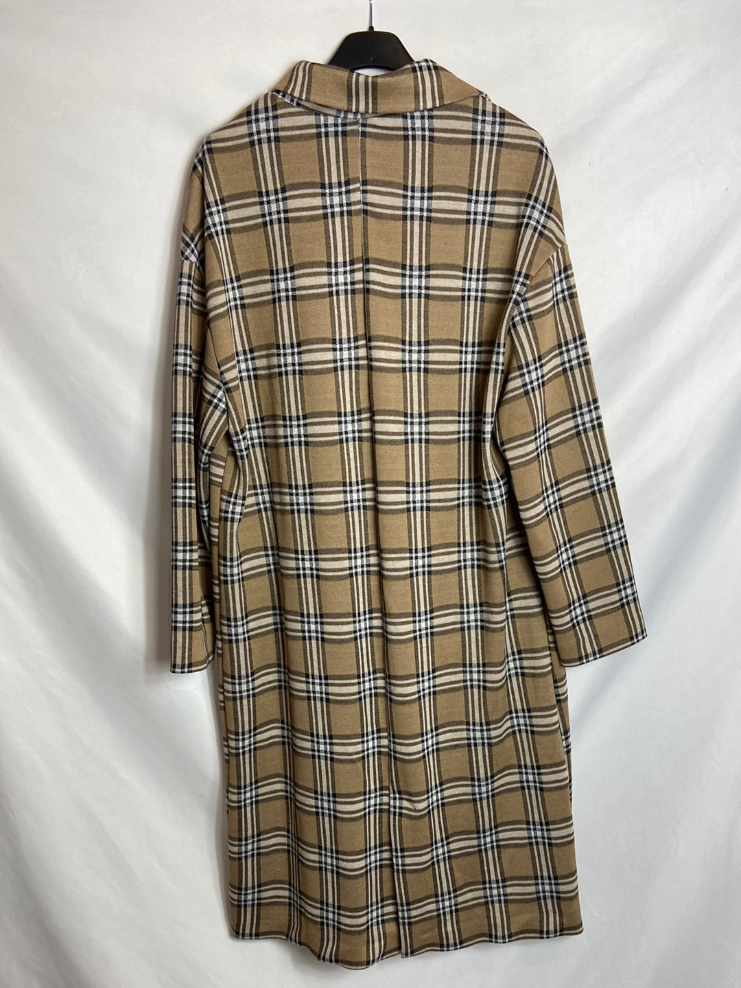 STRADIVARIUS. Long checked coat TM