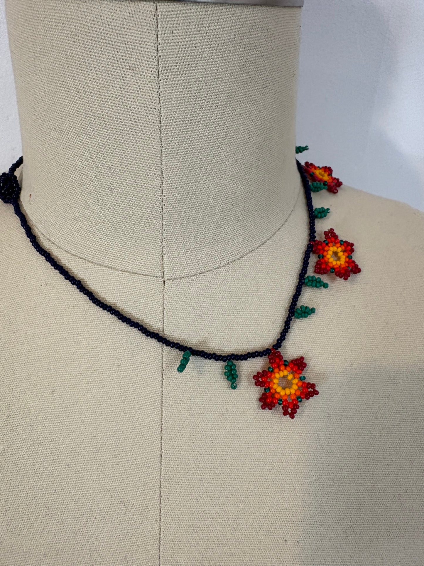 OTRAS. Gargantilla cuentas colores mini