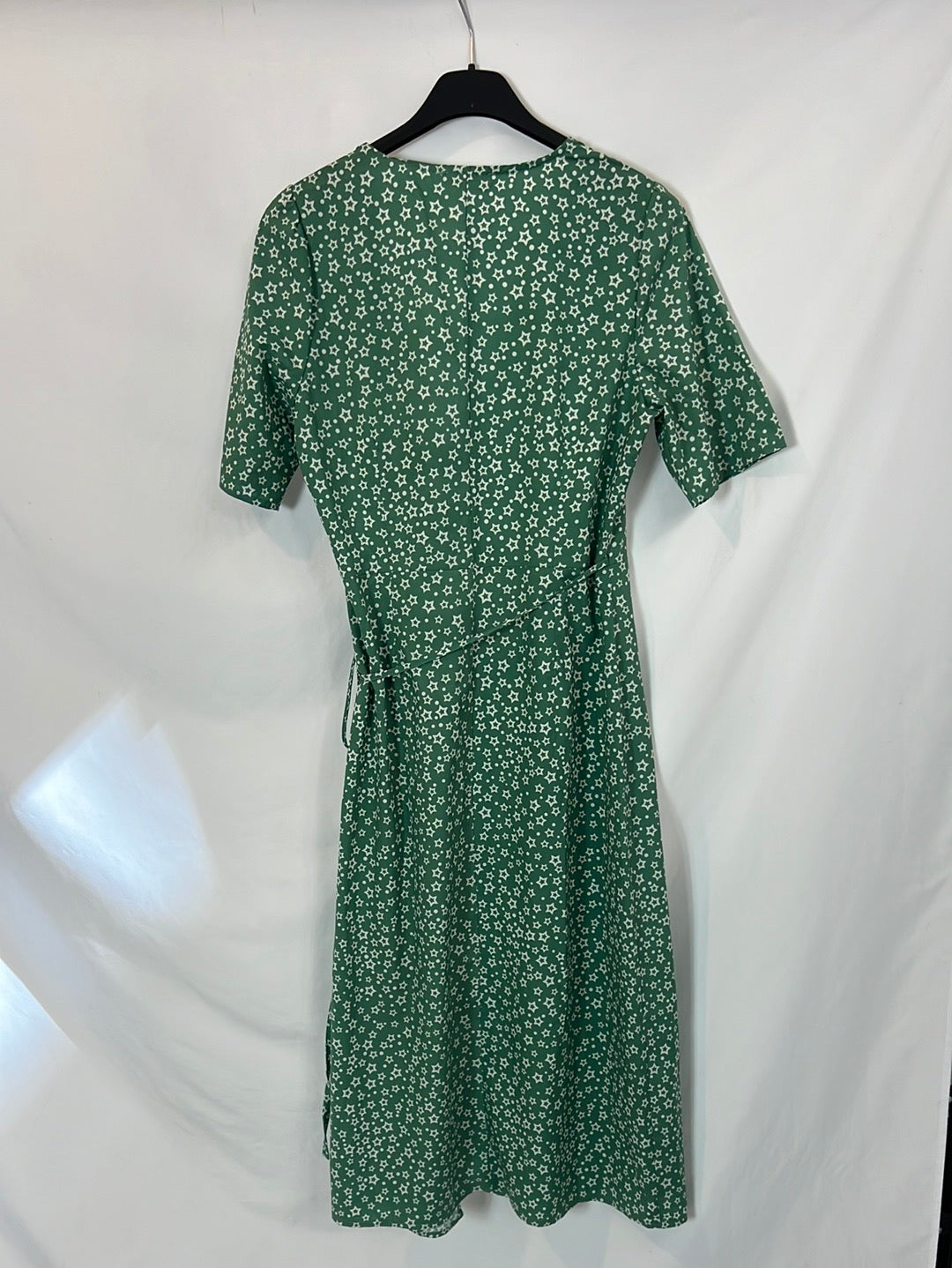 TDDPSSHDP. Vestido midi verde estrellas. T M