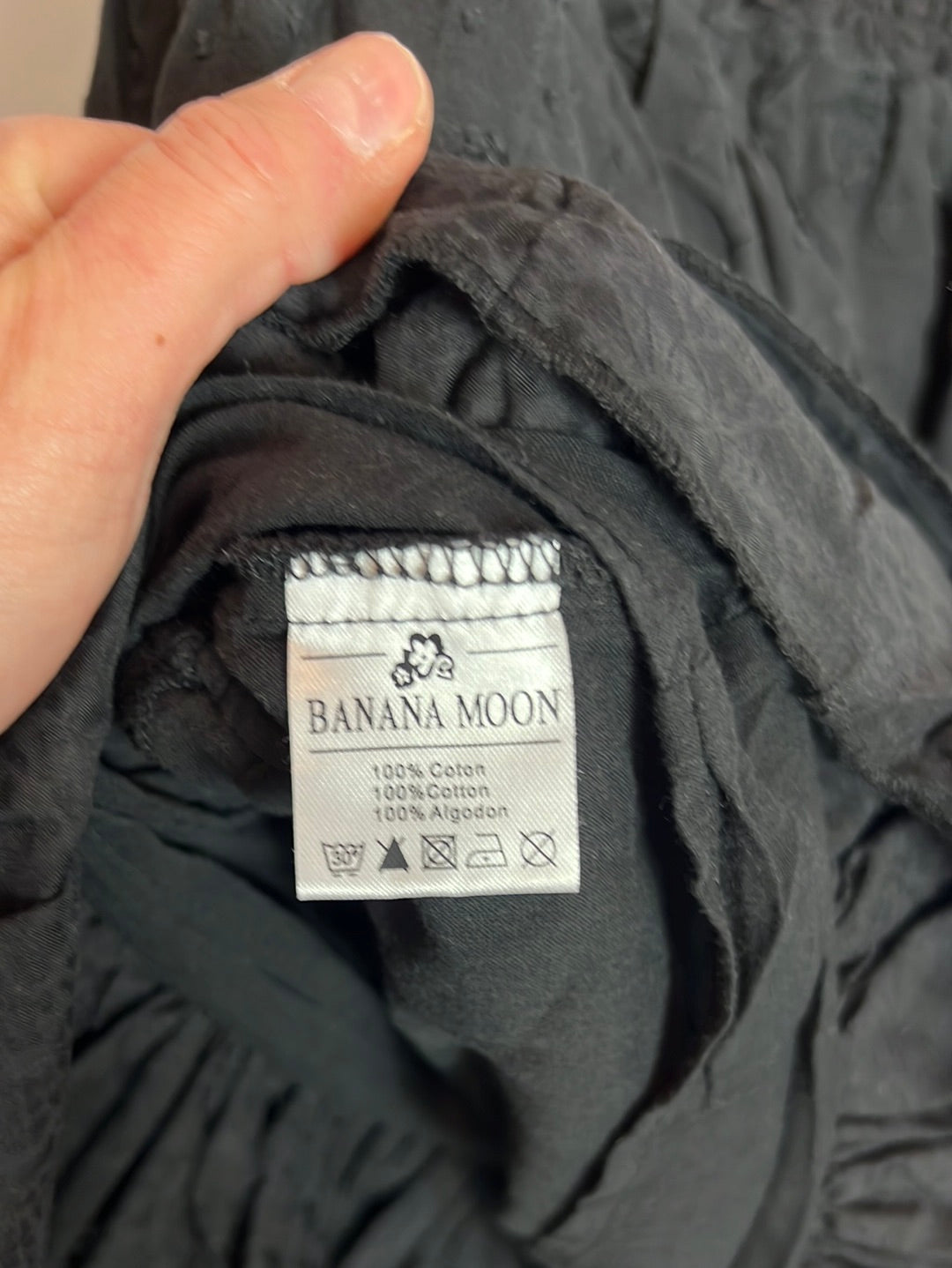 BANANA MOON. Vestido corto plumeti negro. T L