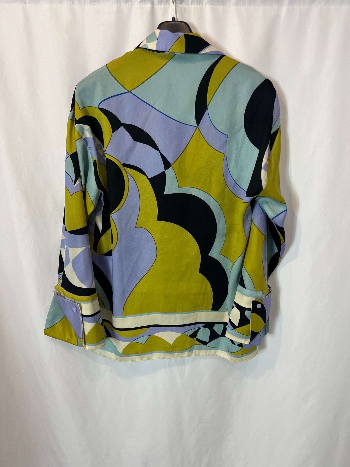 ZARA. Flowy blouse with retro print. Size XS