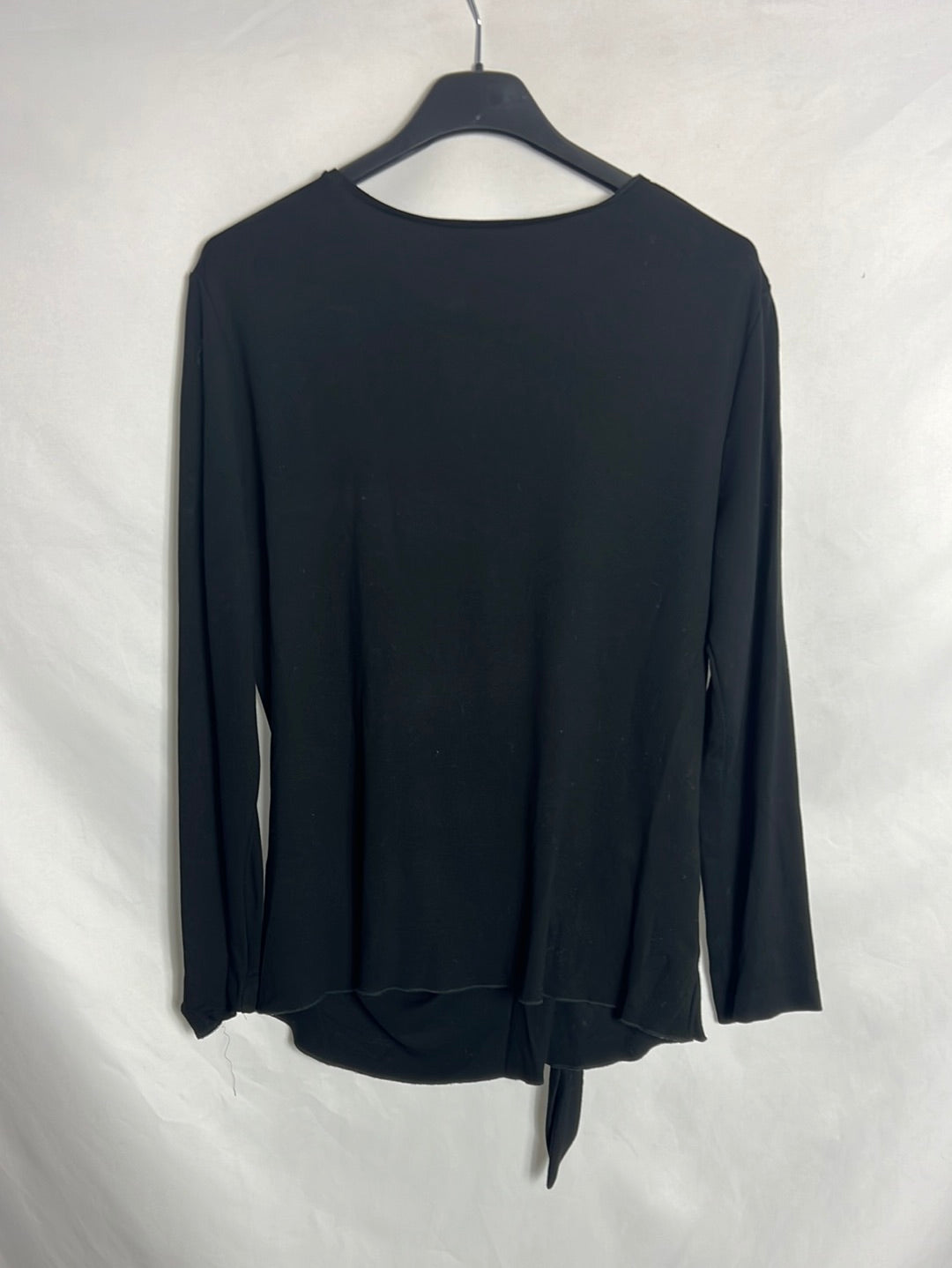 BIMBA Y LOLA. Top negro manga larga nudo. T M