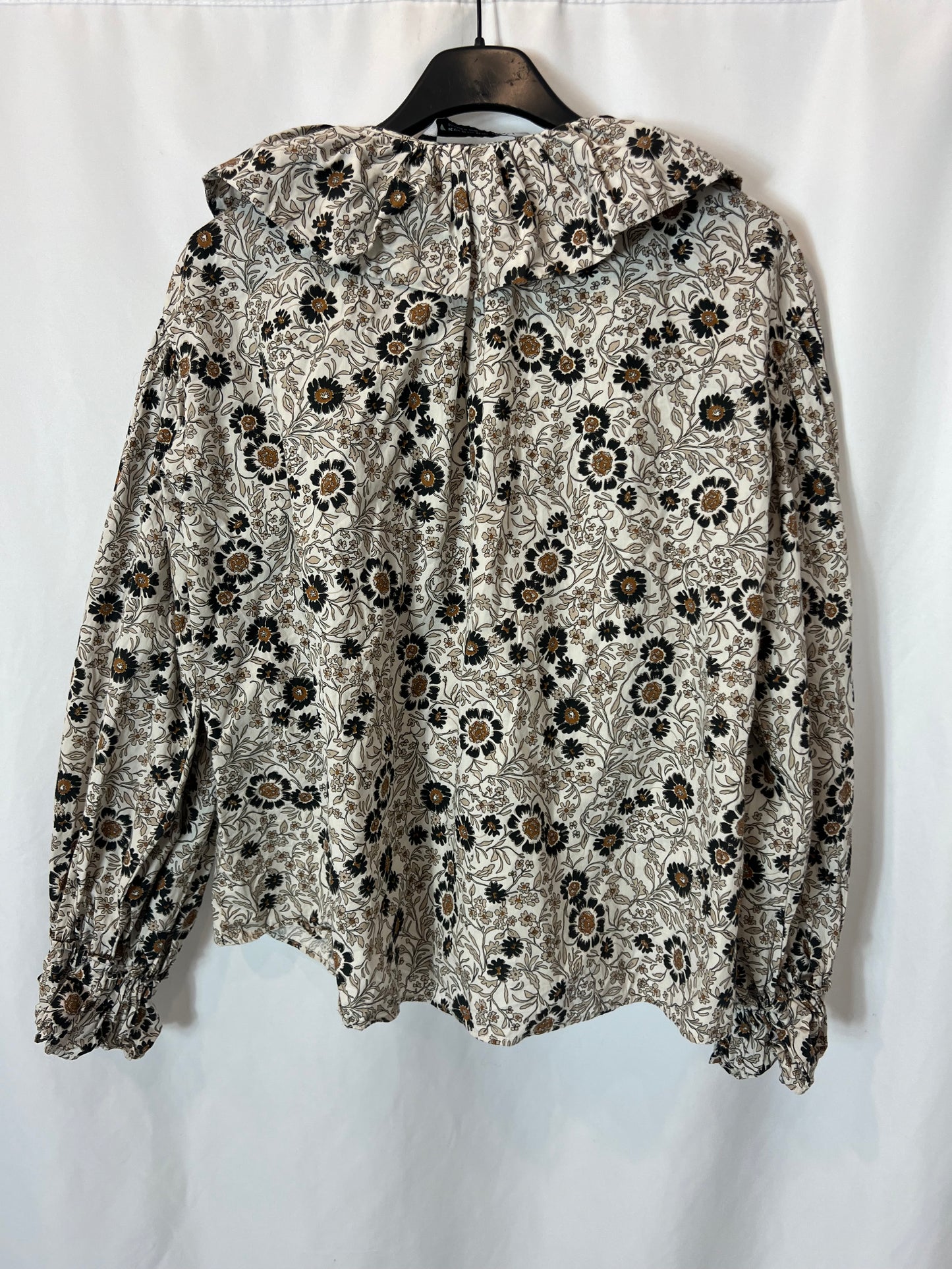ZARA. Beige floral blouse T.xs